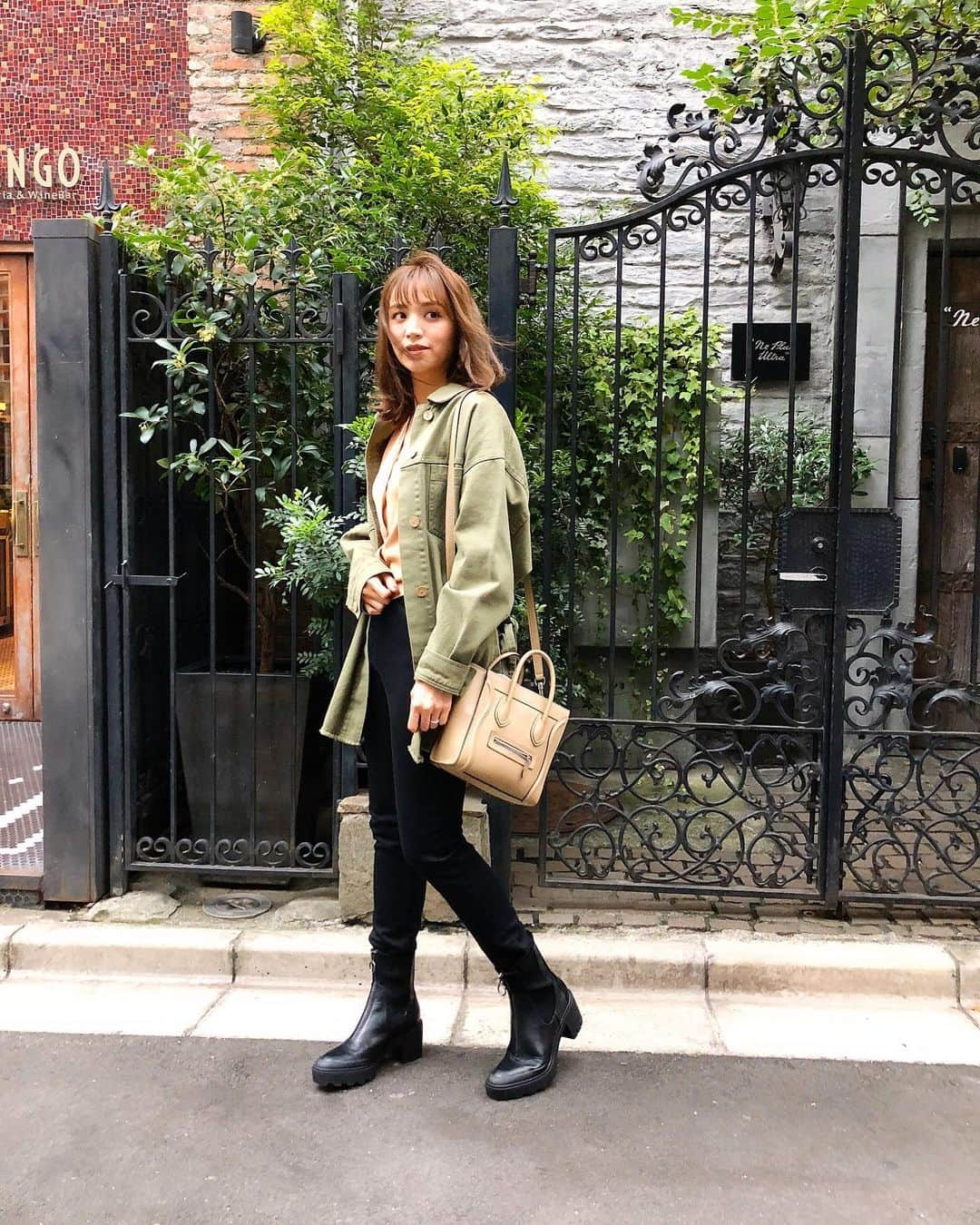 杉ありささんのインスタグラム写真 - (杉ありさInstagram)「いつかの私服🌼  #jacket #zara #tops #dannyandanne #bottoms #vicente #bag #celine #shoes #zara  この前デニムの投稿した時のブーツの質問沢山頂いたのですがこれです！ ZARAでまだ売ってると思います👢💘」11月22日 14時57分 - itsmeariiisa