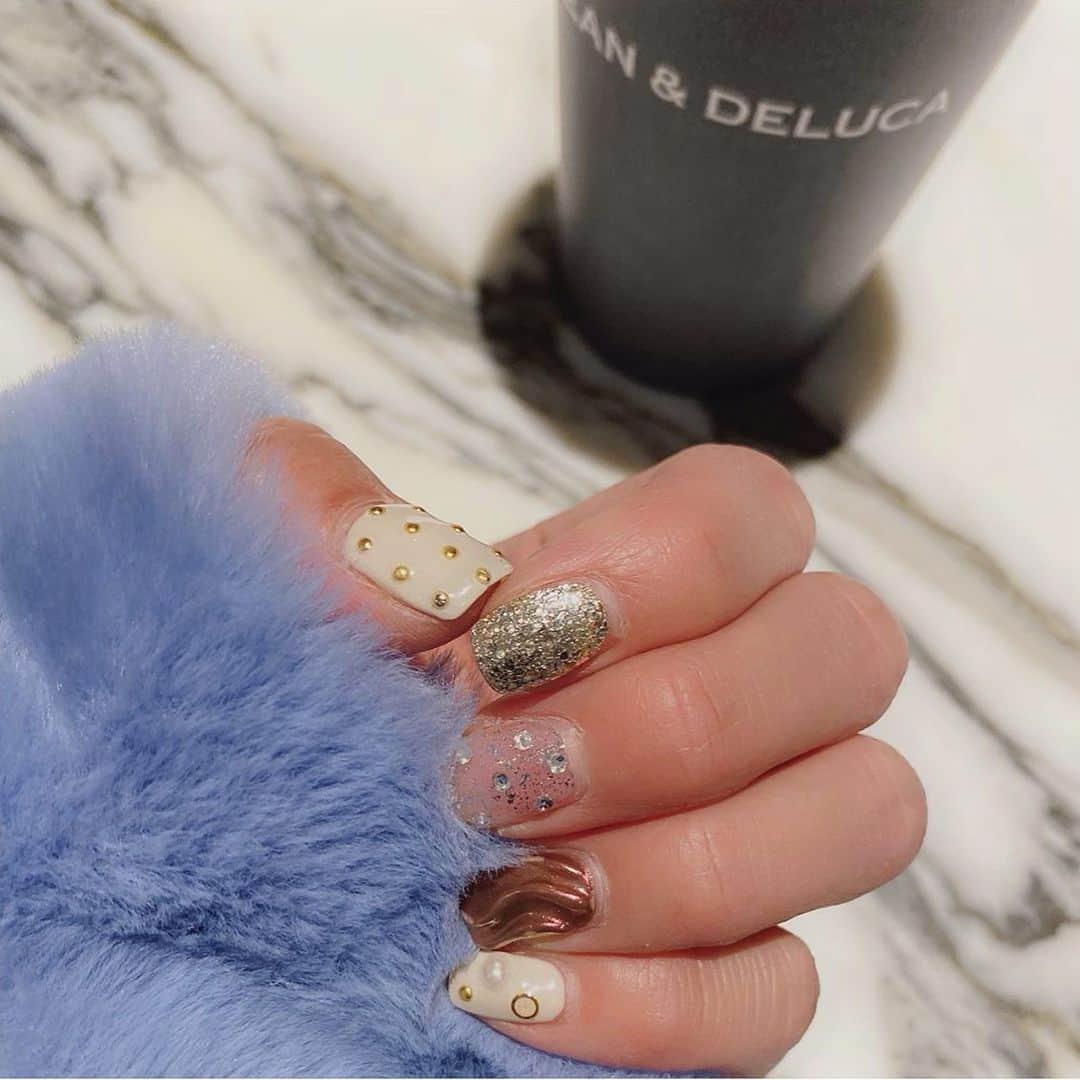 のインスタグラム：「nail♡ . . 最近は短めのスクエアが好き！！ @lien_liliy  さん いつもありがとうございます💋💋♥️ . #nail#ネイル#💅」