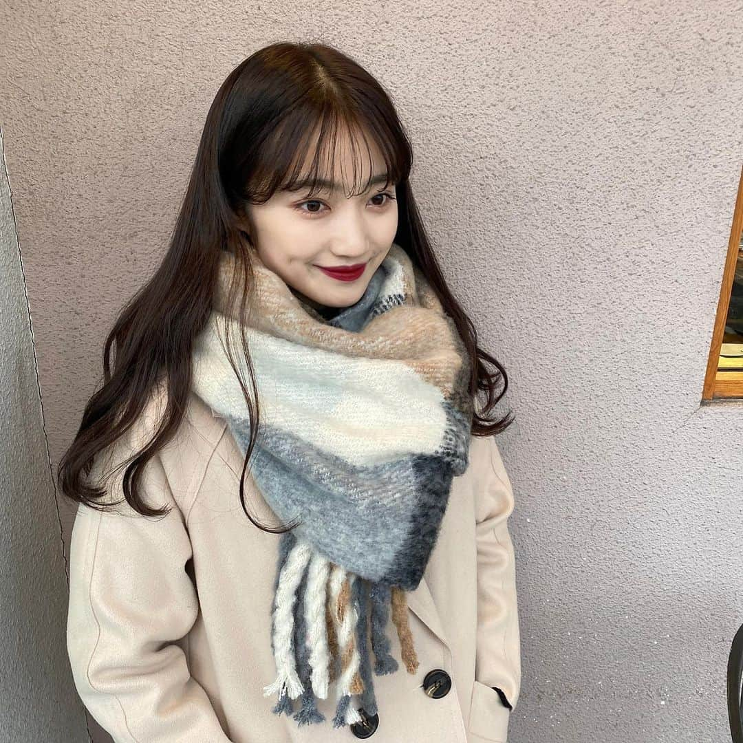 河﨑莉奈さんのインスタグラム写真 - (河﨑莉奈Instagram)「비가 오니까 더 춥다☃️ 벌써 목도리 필요한 계절이네🧣♡ㅎㅎ  coat❤︎　@lilirena_  muffler❤︎　@day23_official」11月22日 15時34分 - rinya5588