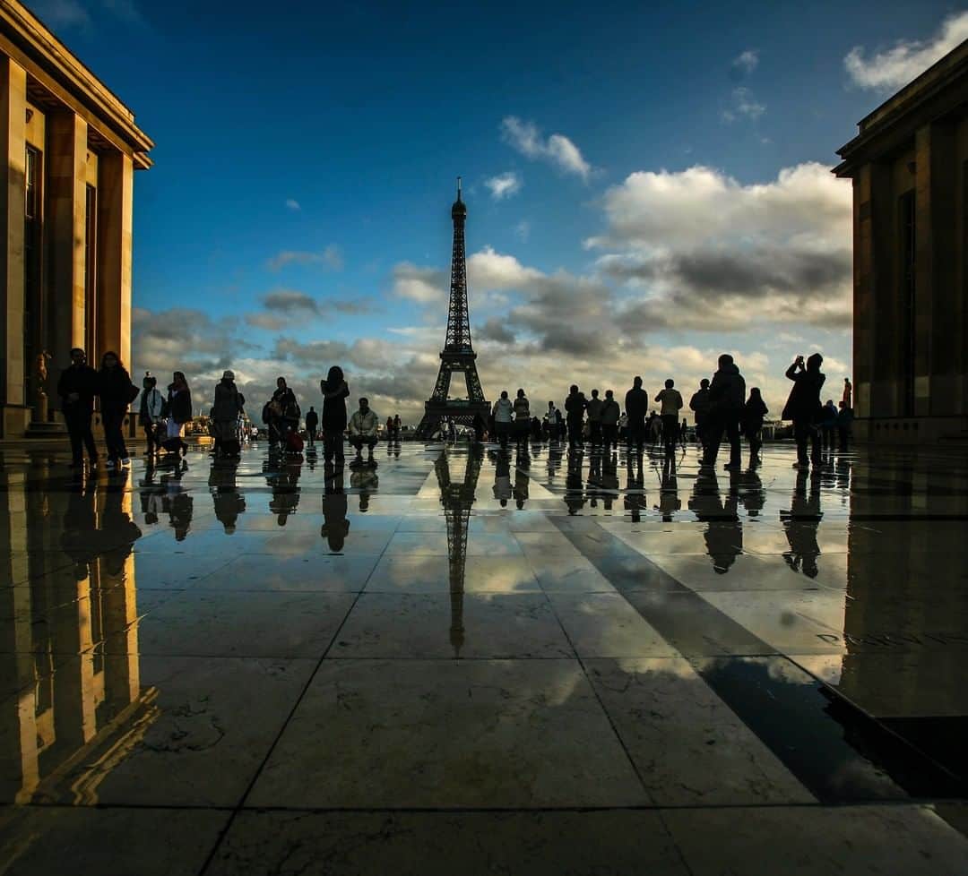 ナショナルジオグラフィックさんのインスタグラム写真 - (ナショナルジオグラフィックInstagram)「Photo by Muhammed Muheisen @mmuheisen | After the rain at Place du Trocadero, overlooking the Eiffel Tower in Paris, France. For more photos and videos from different parts of the world, follow me @mmuheisen and @mmuheisenpublic #muhammedmuheisen #Paris #France #eiffeltower」11月22日 16時39分 - natgeo