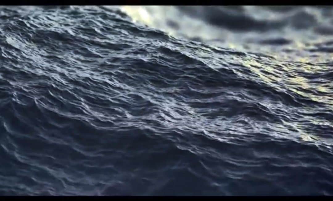 ホリー・マリー・コームズのインスタグラム：「Ocean ... beautiful and blue. @ladyantebellum 💙」