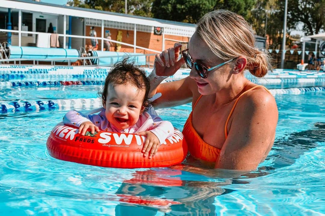 マディソン・ウィルソンさんのインスタグラム写真 - (マディソン・ウィルソンInstagram)「I love being able to take my nieces to the pool. It’s so special to teach them about the sport I love. @swimtraineraustralia」11月22日 16時46分 - madiwilson