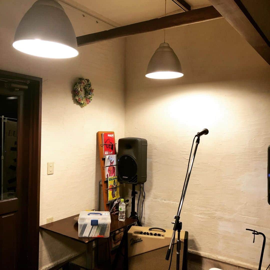 山川のりをのインスタグラム：「今夜は三浦市のナツメグカフェにてギターパンダ  ライブです。 18時30分/ 19時、2800円D付き！魅惑のかっとびワンマンショー！お近くの方々会いにきてアイニージュー！」