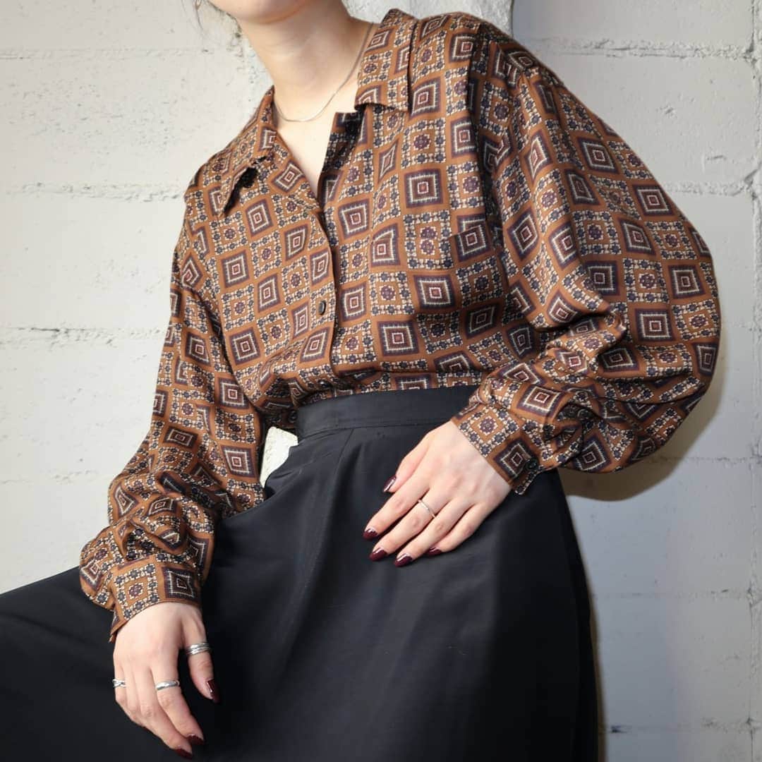 吉祥寺 古着屋 Orfeoのインスタグラム：「ONLINE SHOP新商品UPしました！  #orfeo #kichijoji #tokyo #vintage #used #fashion #coordinate #outfit #オルフェオ #吉祥寺 #東京 #古着 #ヴィンテージ #ユーズド #ファッション#コーディネート  ONLINE SHOP掲載商品は基本的に店頭での販売はございませんのでご了承ください。」