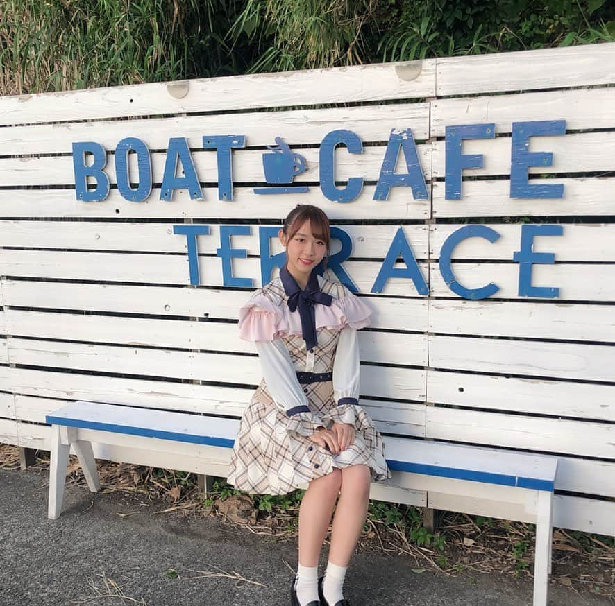 山本瑠香さんのインスタグラム写真 - (山本瑠香Instagram)「ボートカフェ🚤🏝 . 和歌山県由良町にあるカフェ♪ テラス席はもちろん室内からでも 海を一望できて開放感溢れるカフェです☕️ ロケーション最高すぎました〜✨ . . みなさんぜひ行ってみてね〜〜☺️ . . #カフェ #cafe #和歌山カフェ #関西カフェ #boatcafe」11月22日 17時38分 - ruka_1010_team8