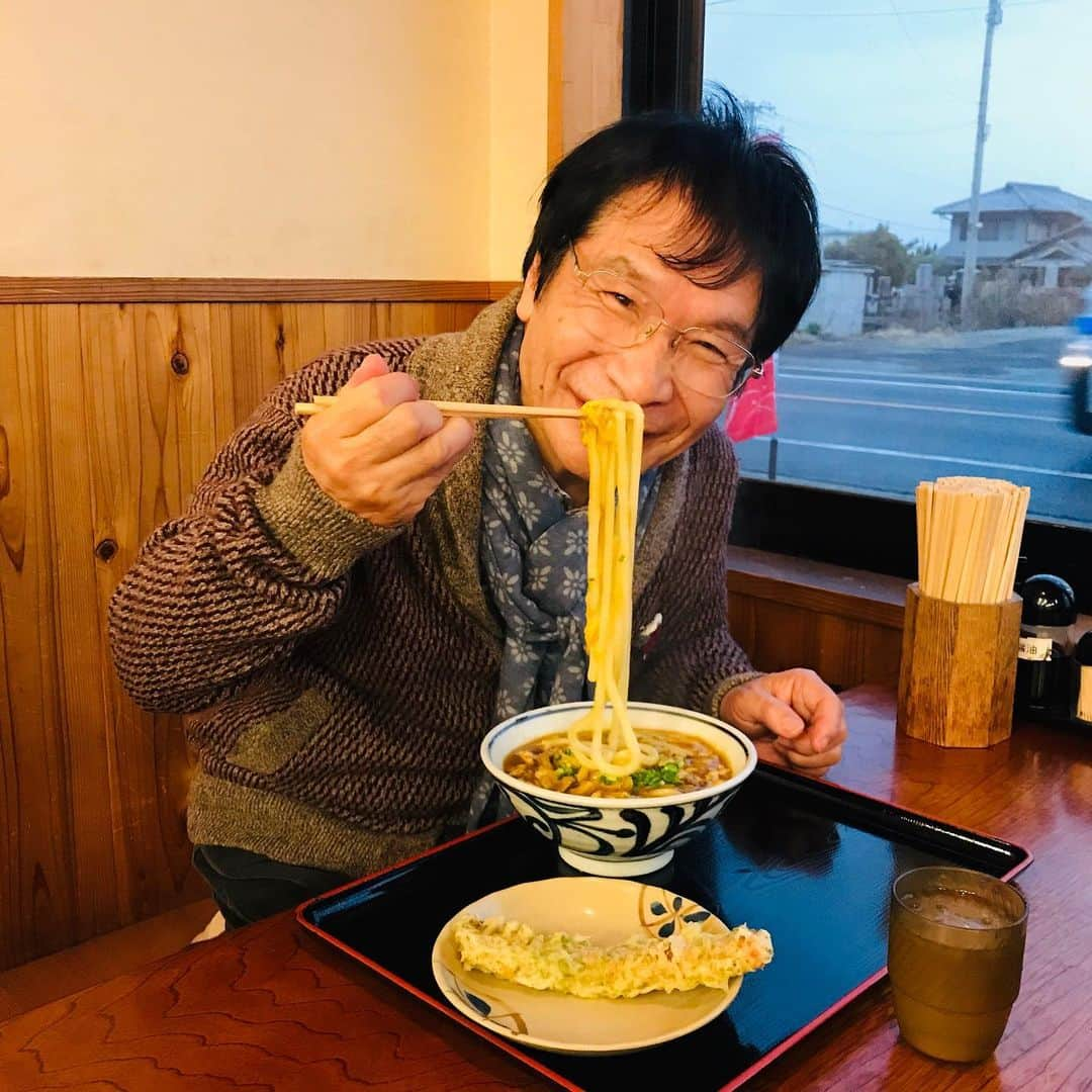 尾木直樹さんのインスタグラム写真 - (尾木直樹Instagram)「讃岐うどん！美味しい - #讃岐うどん#カレー玉うどん#美味しい #ちくわの天ぷら #大好き💕」11月22日 18時03分 - oginaoki_ogimama