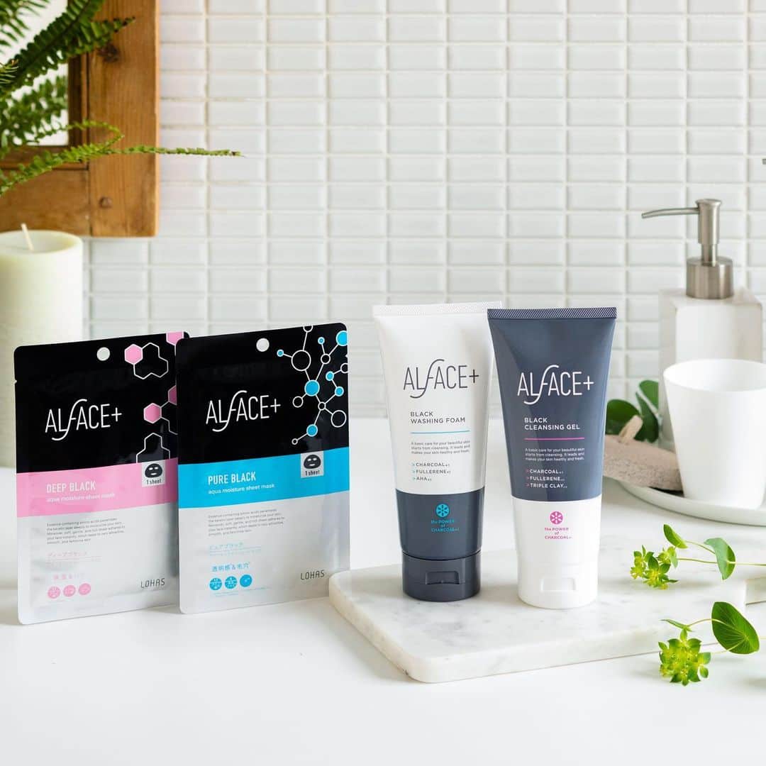 オルフェス（ALFACE+）のインスタグラム：「季節の変わり目はお肌も敏感になって﻿ トラブルを起こしやすいもの。﻿ ﻿ そんな傷つきやすいお肌には、﻿ メイクや余分な皮脂は落としつつ﻿ ちゃんとうるおいを残してくれる﻿ クレンジング＆洗顔がおすすめです！﻿ ﻿ オルフェスのブラックシリーズは﻿ すっと馴染むジェルとふわもこ泡で﻿ お肌へのダメージを軽減☁️☁️☁️﻿ ﻿ 秋から冬への切り替えのタイミングで﻿ ぜひ試してみてください☺️﻿ ﻿  #スキンケア #フェイスパック #シートマスク #ながら美容 #時短美容 #フェイスマスク #オルフェス #保湿 #洗顔 #クレンジング  #泡洗顔 #美肌 #敏感肌 #くすみ #cleansing #ブラックフライデー  #スキンケア好きさんと繋がりたい」