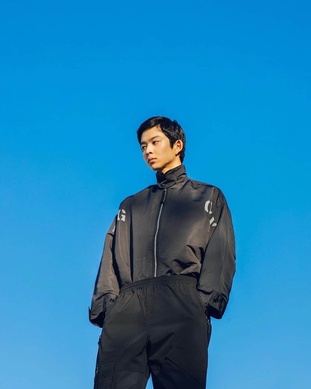 鈴木仁のインスタグラム：「@studious_official  別注アイテムによる 「BLACK COLLECTION」のLOOK！ 渋谷パルコで展示中！」