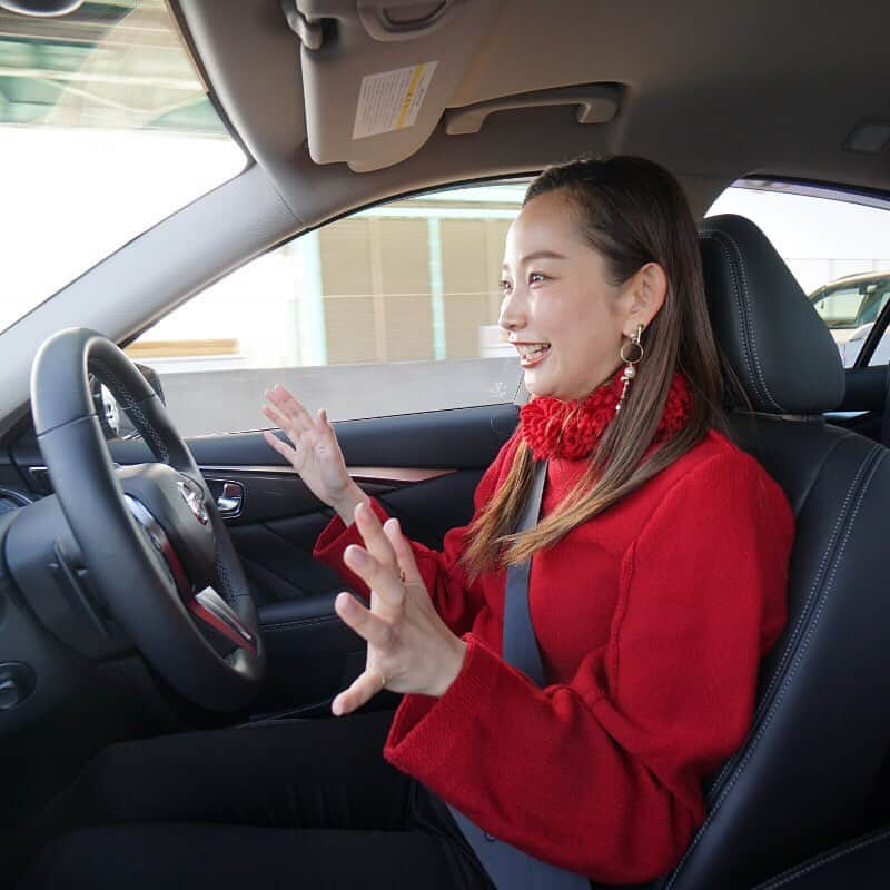 中上真亜子さんのインスタグラム写真 - (中上真亜子Instagram)「日産さんのお仕事で、 プロパイロット2.0を搭載した新型スカイラインに 試乗させてもらったよ🥳👏 未来にタイムスリップしたかと思うほどに最先端な技術に驚きっぱなしでした😳‼️ . そしてみんなにも投稿のお願いです🥺 #トライゼロチャレンジ とハッシュタグをつけてこのゼロポーズをした1枚を投稿してくれたら、安全運転推進協会に100円寄付されるのです！みんなでチャレンジして、この世から交通事故をなくそう！！！ #PR #トライゼロチャレンジ」11月22日 18時17分 - maako_nakagami