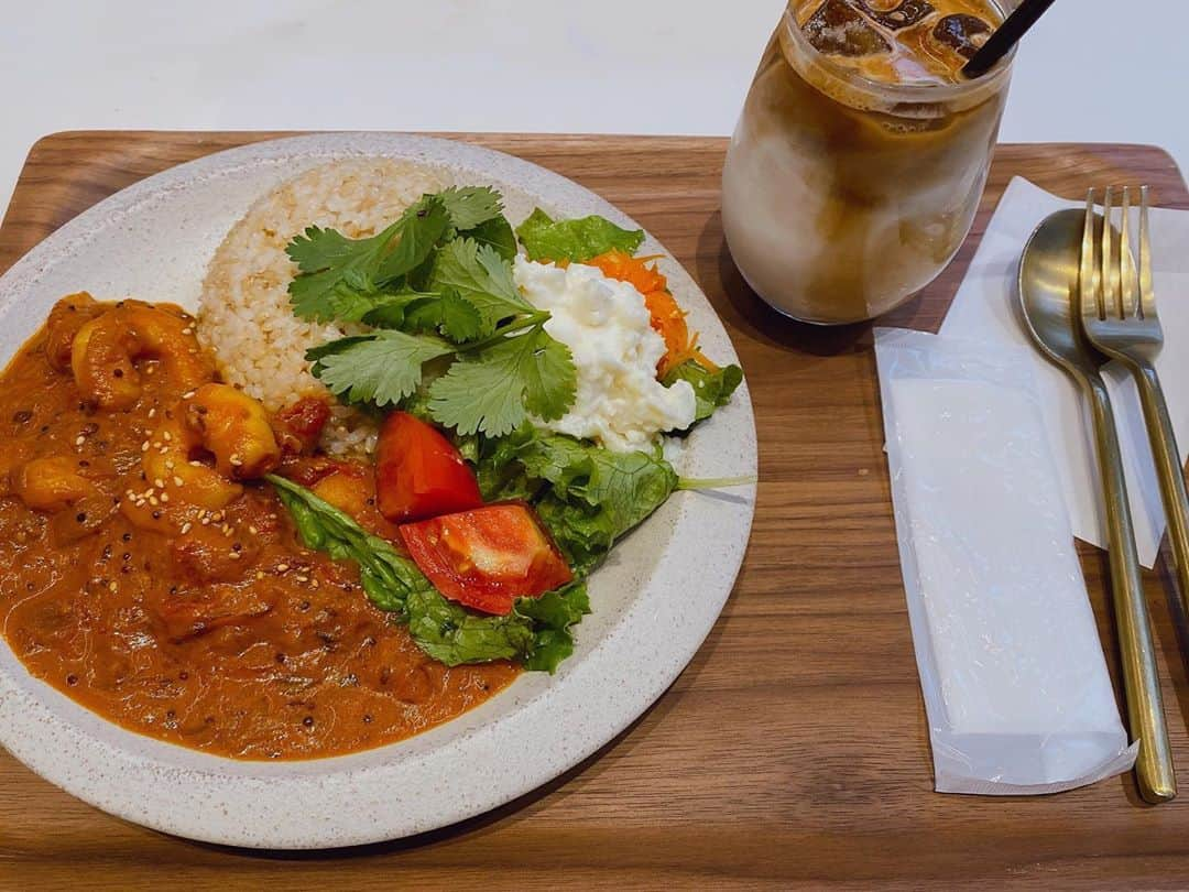 加藤玲奈さんのインスタグラム写真 - (加藤玲奈Instagram)「美味しすぎたカレー🍛 エビが沢山入ってた😋🦐 #forucafe原宿店」11月22日 23時52分 - katorena_ktrn