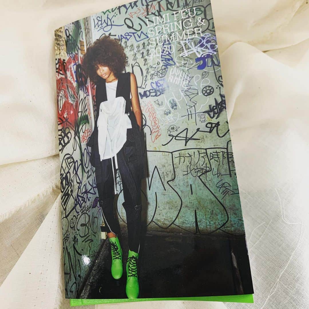 山本里美のインスタグラム：「#limifeu  ルックブックが出来上がりました。 12月7日から店頭にて配布致します。 どうぞ宜しくお願い致します。  @mari_amita @8cid @sophialauraa_ @earthdom2006  Thank you all🖤」