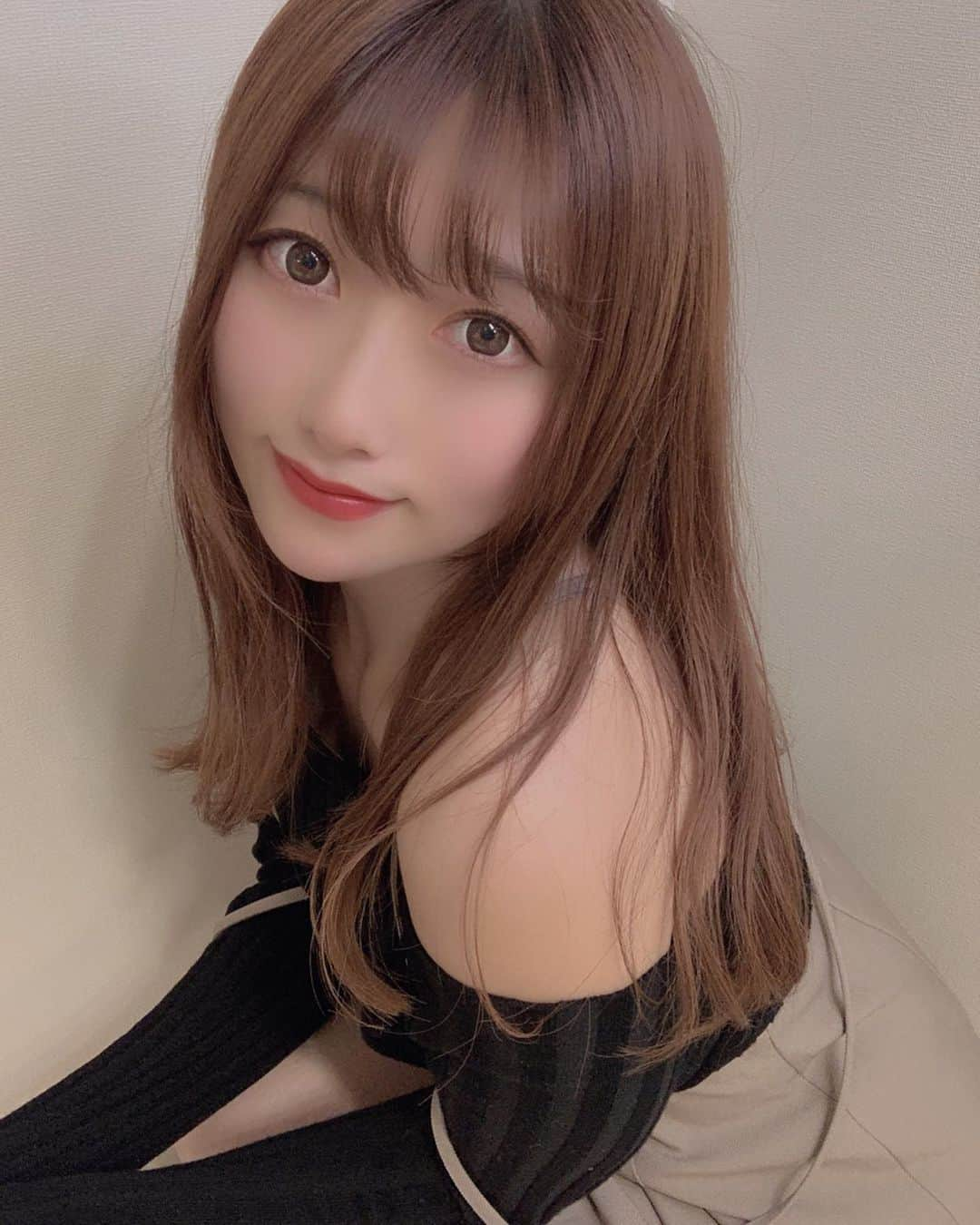 maari watanabe(まありん)さんのインスタグラム写真 - (maari watanabe(まありん)Instagram)「.*⑅︎୨୧┈︎┈︎┈︎┈︎┈︎┈︎┈┈︎┈︎┈︎┈︎┈︎୨୧⑅︎* .  ㅤㅤㅤㅤㅤㅤㅤㅤㅤㅤ 📍東京　中目黒　ナンバーセブン ㅤㅤㅤㅤㅤㅤㅤㅤㅤㅤ 中目黒の美容室ナンバーセブンさんでヘッドスパとトリートメントをして頂きました💗 ヘッドスパ大好きなんですが本当に上手で疲れが取れました✨ 髪もめちゃめちゃしっとりして乾燥から蘇りました😍 お店の方もすごく優しくて居心地も良かったです✨お店もお洒落で綺麗でした🍃🍂またお願いします✨ .*⑅︎୨୧┈︎┈︎┈︎┈︎┈︎┈︎┈┈︎┈︎┈︎┈︎┈︎୨୧⑅︎* .  #NV7 #中目黒 #美容室 #ヘアサロン #美人スパ #極上スパ #艶髪 #pr #コラボベース#中目黒美容室#美容室中目黒#ポトレ女子」11月22日 18時48分 - manyo_wt