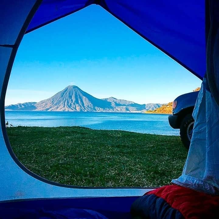 Coleman Japanのインスタグラム：「世界の #テントからの景色 を覗いてみよう。 📷：@colemanlatinamerica @lat1ndog 🇺🇸 ・ ━━━━━━━━━━━━━━━ #私のコールマン を付けて投稿して頂いた中から素敵なお写真は、コールマン公式SNSでご紹介させて頂きます♪ ━━━━━━━━━━━━━━━ ・ ・ ・ #灯そうColeman #灯そうコールマン #灯そう #Coleman #コールマン #Tent #テント #コールマンテント #Camp #キャンプ #Outdoor #アウトドア #colemanlatinamerica」