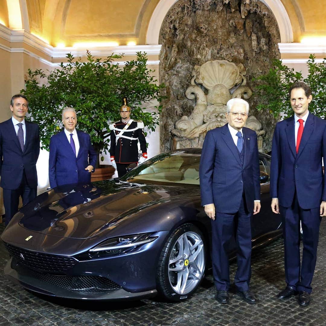 Ferrari APACさんのインスタグラム写真 - (Ferrari APACInstagram)「After unveiling the #FerrariRoma to the world, our elegant #GT #coupé comes face-to-face with Italian President Sergio Mattarella at the #QuirinalPalace.  #LaNuovaDolceVita」11月22日 19時01分 - ferrariapac