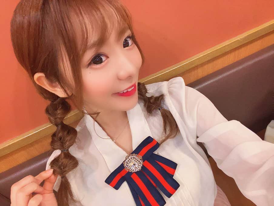 愛田杏奈さんのインスタグラム写真 愛田杏奈instagram いいツインテールの日 らしいので この間やったくるりんぱツインテール 玉ねぎいっぱいついてるみたいって言われた 笑 11月22日 いいツインテールの日 ツインテールの日 ツインテール
