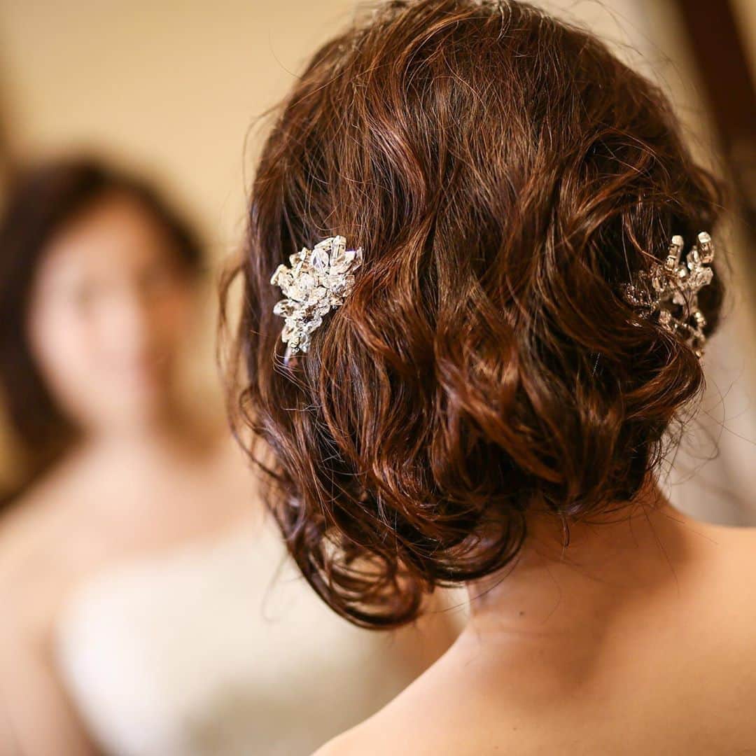 のインスタグラム：「. . #ミディアムヘア の  ヘアスタイル♩ . . @celestakadaをフォローして、 ［＃セレス高田馬場］［＃セレス花嫁］で フェアの様子や当日レポをUP してね✴︎ こちらのアカウント( @celestakada ) でご紹介させて頂きます⁂ . . \\セレス高田馬場の大人気！！// ブライダルフェアに参加しよう！ 豪華試食が無料で味わえるフェアが満載！ 詳しくはTOPのURLから checkしてみてくださいね◎ ＞＞＞@celestakada . . セレス高田馬場 ☎️03-3207-5161 10:00~20:00(土日祝9:00~) [定休日]毎週木曜日 . . #セレス高田馬場#CELES高田馬場 #セレス花嫁#結婚式#プレ花嫁#卒花 #卒花嫁#結婚式準備#挙式#大聖堂 #ブライダルフェア#式場見学#東京花嫁 #結婚式場#高田馬場#関東花嫁 #全国のプレ花嫁さんと繋がりたい #全国の花嫁さんと繋がりたい #2020年春婚#2020年夏婚#2019年秋婚 #2019年冬婚#wedding#2019wedding #ウェディングフォト#結婚式ヘアスタイル #ウェディングドレス#カラードレス」
