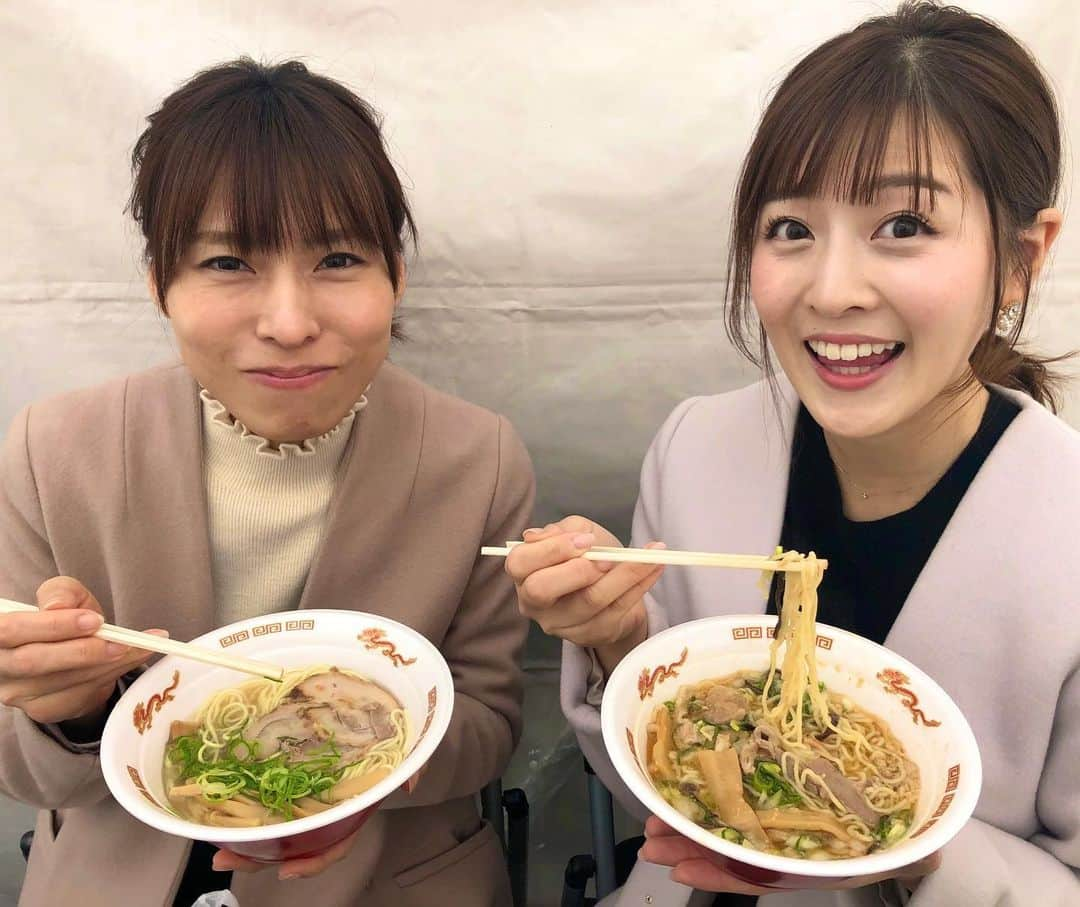 中村秀香さんのインスタグラム写真 - (中村秀香Instagram)「#森ちゃんのラーメンフェスタ2019 .  今日から第２幕が始まりました☺️✨ .  今日はどのラーメンを食べようか…🤔と、かなり悩みましたが 。  今日は #きたかた食堂 の #炙り米沢三元豚Wチャーシュー濃厚鶏白湯味噌ラーメン をいただきました🍜✨ .  炙られた香ばしいチャーシューと濃厚鶏白湯味噌🥰細麺との相性もバツグンでした✨ .  明日・明後日も開催されます✨ぜひ！！ .  #森たけし アナ #赤松悠実 さん #丸田絵理子 さん #すまたん #中村秀香」11月22日 19時18分 - hideka_ytv