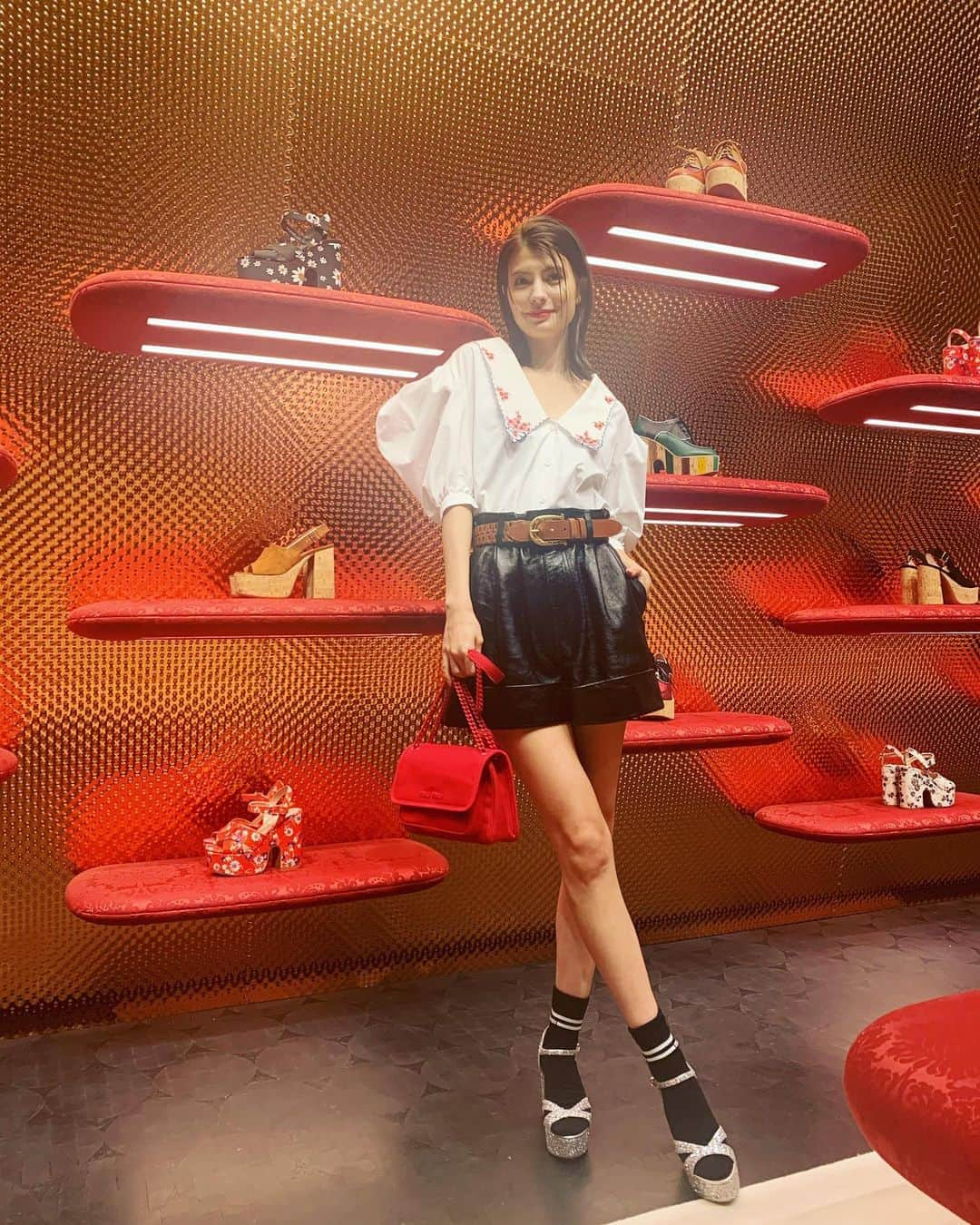 マギーさんのインスタグラム写真 - (マギーInstagram)「miumiu青山店にて🌺  #MIUMIUSELECT」11月22日 19時23分 - maggymoon