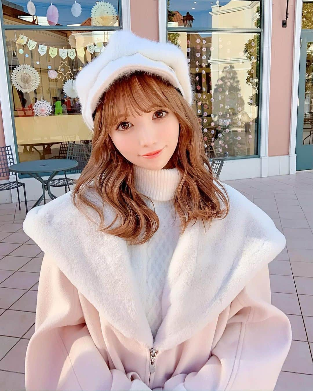 八鍬里美さんのインスタグラム写真 - (八鍬里美Instagram)「⛄ . #デート#フレアコート#モテコート#彼ウケ#大人かわいい#ミシェルマカロン#michellmacaron」11月22日 19時24分 - satomi_yakuwa