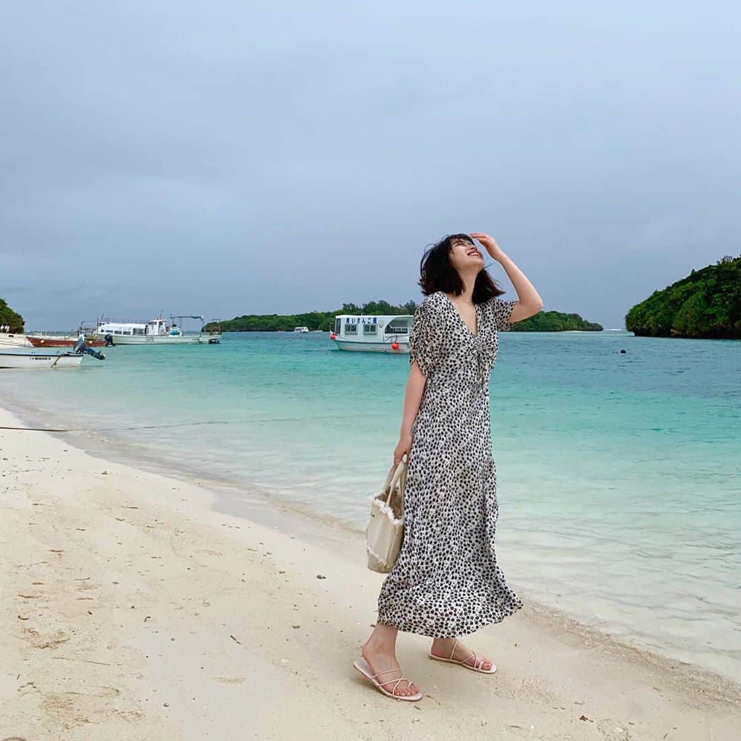 永井理子さんのインスタグラム写真 - (永井理子Instagram)「雨も降ってて風も強くて天気は良くなかったけど 海が綺麗なのは変わらなかった🏝  #それにしても風強すぎ」11月22日 19時44分 - riko_1221