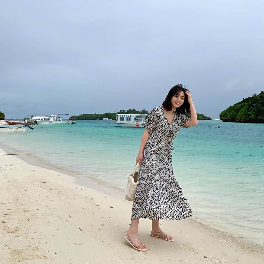 永井理子さんのインスタグラム写真 - (永井理子Instagram)「雨も降ってて風も強くて天気は良くなかったけど 海が綺麗なのは変わらなかった🏝  #それにしても風強すぎ」11月22日 19時44分 - riko_1221