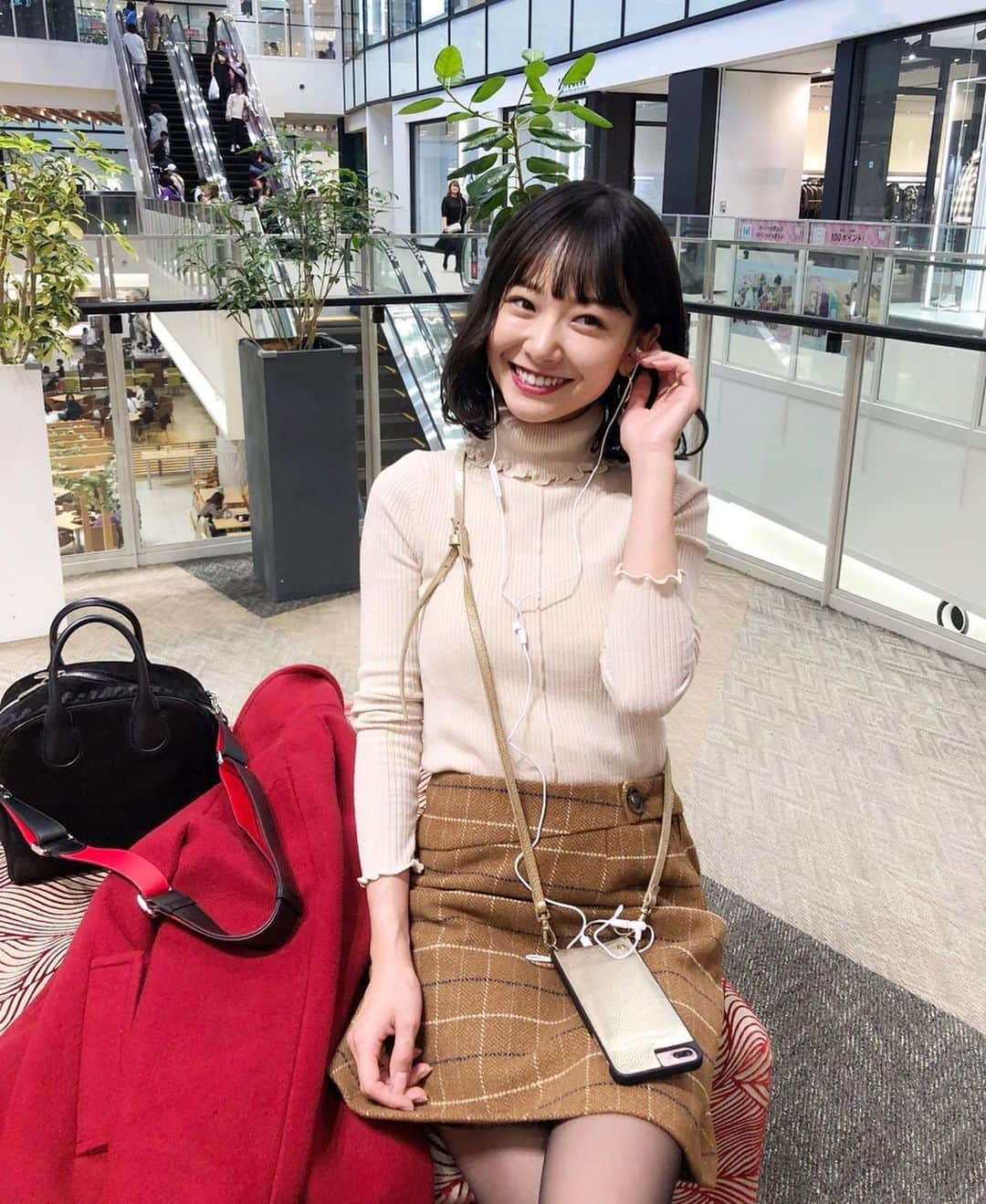 西川瑞希（みずきてぃ）さんのインスタグラム写真 - (西川瑞希（みずきてぃ）Instagram)「ららぽーとで『クリスマスイベント』がはじまったということで早速行ってきました🎅♪♪好きな音楽を聴きながらお買い物できて、とってもるんるん💓// . イベントも盛りだくさんで、またいつもと違ったららぽーとを沢山楽しめちゃいました✨ . クリスマスと音楽。。雰囲気すごくすき❤︎お家ではティアちゃん🐶とも音楽たのしみ中〜♪ . #PR #lalaport #christmas #Xmas #merrychristmas #kikonas #ららぽーと #キコナス  #似合うが見つかるwebマガジン #クリスマス #クリスマス準備 #イルミネーション #ツリー #ミュージックリスマス #クリスマスミュージック」11月22日 19時46分 - mizuki_nishikawa_