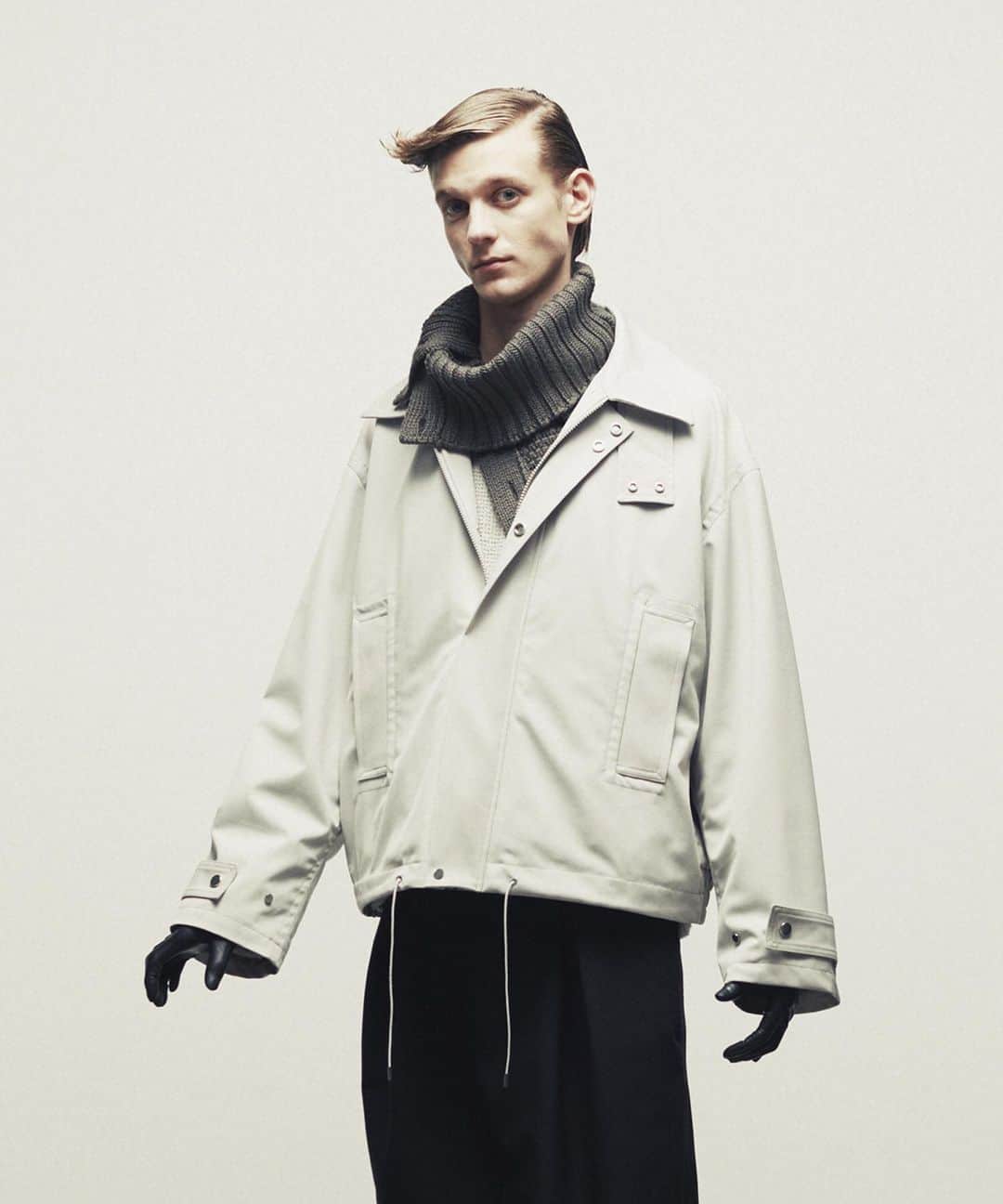 ウィザードのインスタグラム：「WIZZARD 2019 FALL WINTER COLLECTION “INTERACTION”  UTILITY BLOUSON  U.S. Navy Utility Jacket からミリタリーウエアの機能的なシルエットやディテールを参考に独自のアレンジを加えたタウンユースなブルゾン。 ポリエステルとウールの混紡素材のギャバジン素材を使用している為、程よいハリ感が特徴。  IN STOCK  https://wizzard.stores.jp/  #wizzard_fac #wizzard #fashion #tokyofashion #streetfashion #fashionphoto #streetwearbrand #streetwearaddicted #19aw #designersbrand #domesticbrand #tokyofashionweek #2019aw」