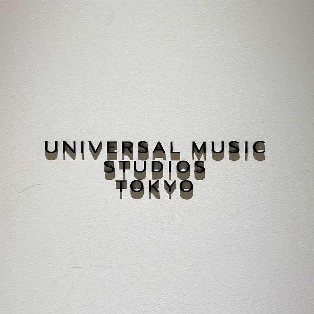 山田稔明さんのインスタグラム写真 - (山田稔明Instagram)「GOMES THE HITMAN14年ぶりの新作『memori』完成！最後の作業、マスタリングをユニバーサルミュージックスタジオで。ベテランエンジニア藤野さんに素晴らしく整えていただきました。全12曲51分44秒、バンドにとって最高傑作ができたと思います。 #gomesthehitman」11月22日 19時47分 - toshiakiyamada