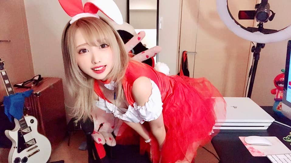 みったんのインスタグラム：「X'mas Bunny girl🐰!? #youtuber #youtube #cosplay #cosplayer #cosplaygirl #japan #japanese #japanesegirl #gamer #gamergirl #esports #bunnygirl #rabbit #bunny #xmas #christmas」