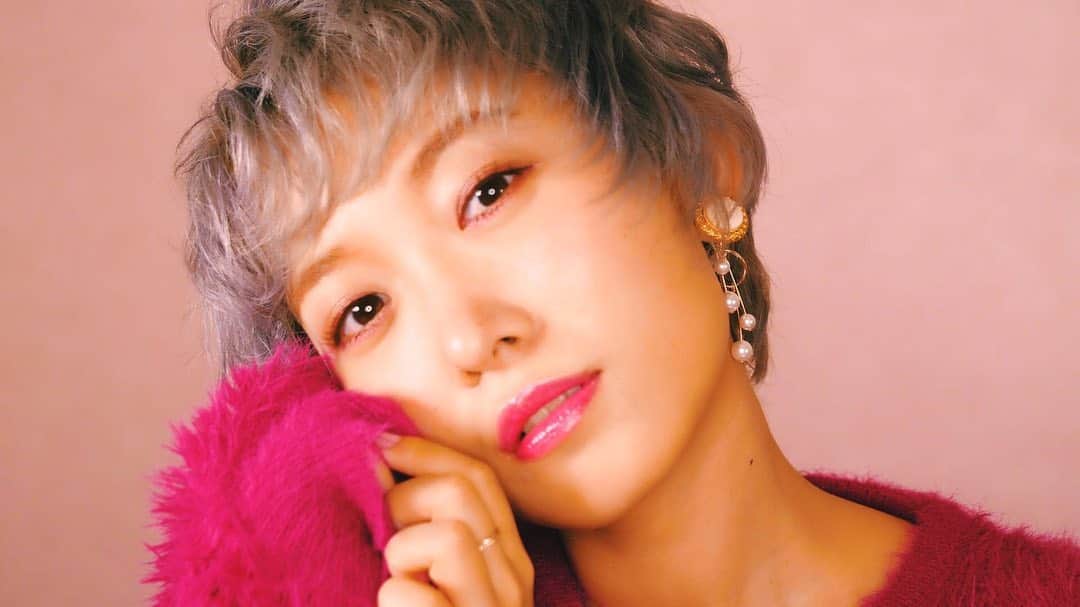 くまみきのインスタグラム：「今日の動画のメイクLook1💄 やり方はYouTubeをみてね🥰  #ヴィセ #ヴィセリシェ #visee #クリスマス #デートメイク」