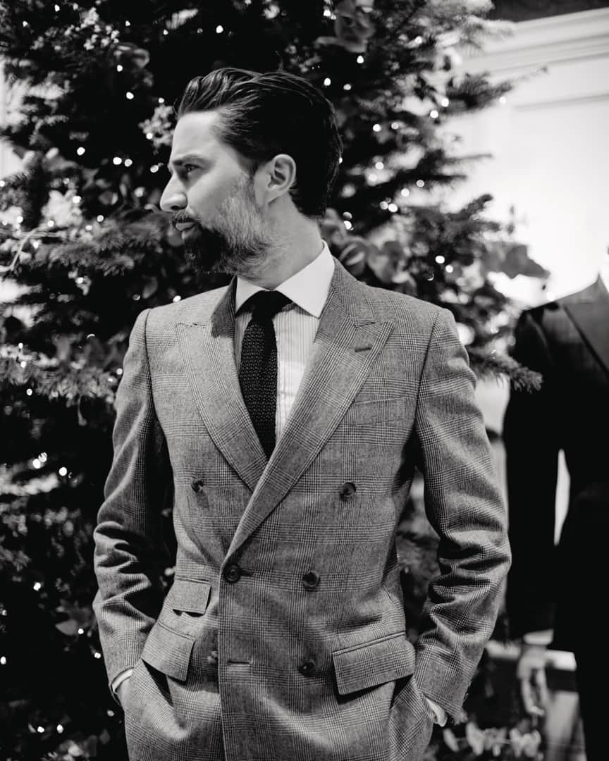 ハケットのインスタグラム：「@jackguinness at the #14SavileRow party, celebrating the opening of J.P. Hackett No.14 Savile Row, our new home of bespoke tailoring. Now open 14 Savile Row Mayfair London SW1 3JN  Photograph by @thousandyardstyle」