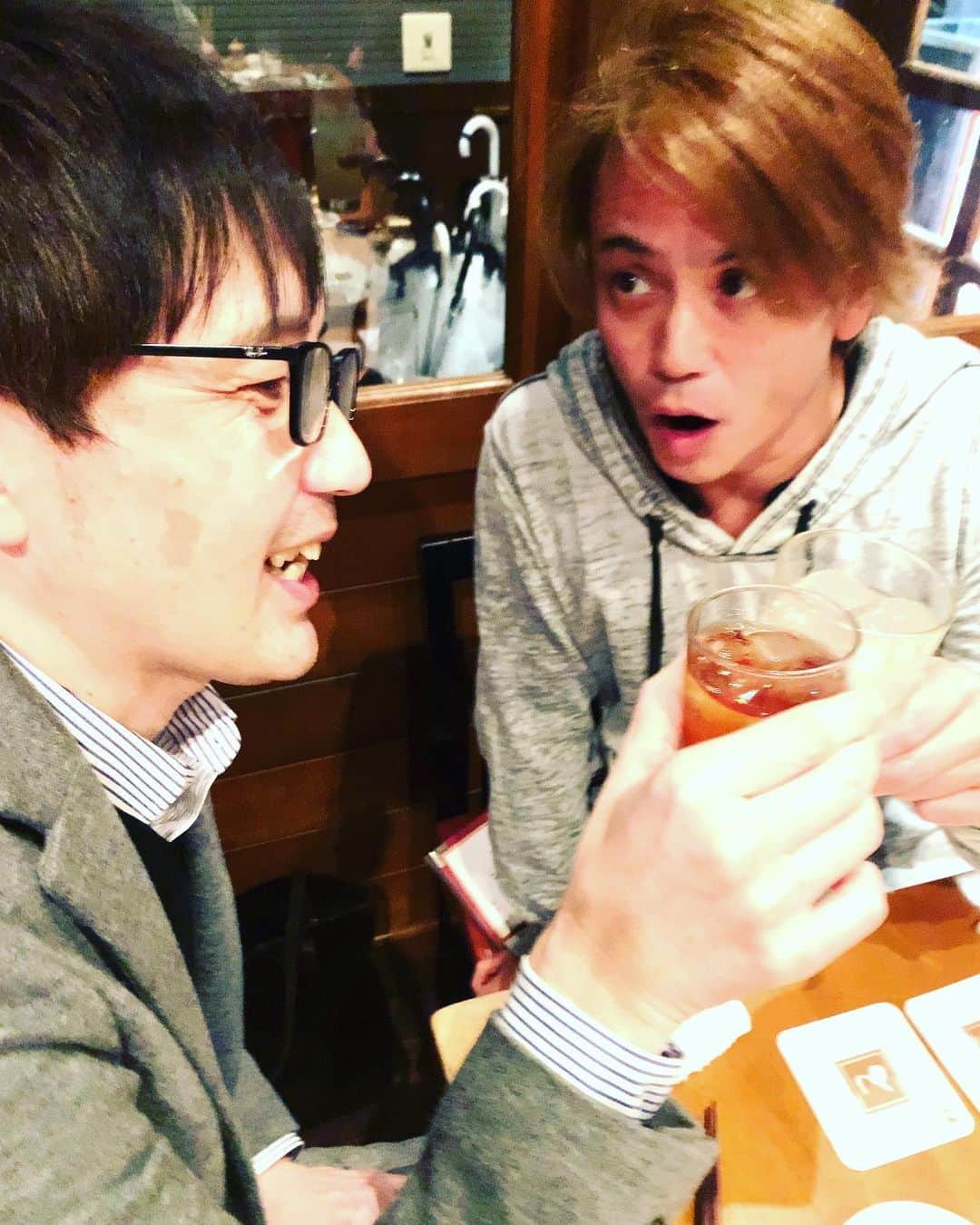 鶴久政治のインスタグラム：「今から歌うらしい、六本木心中とか？」