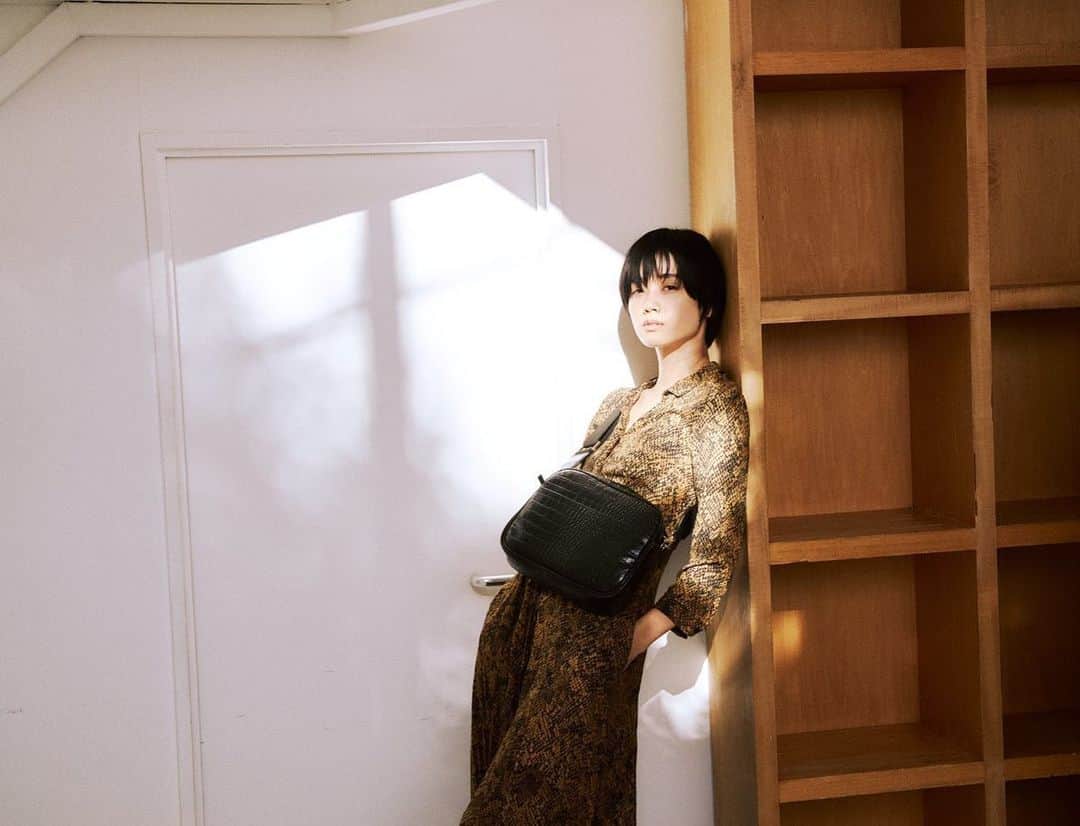 宮城舞さんのインスタグラム写真 - (宮城舞Instagram)「何色にする？？♥️ @_em_jp  本日より再入荷開始👜 秋冬服にも合うし 使い勝手いいし 本当に自分が作ったバックしか持ってない日々です。 ぜひ本当に使って欲しい🥺 #em #イエム」11月22日 20時38分 - mai_miyagi