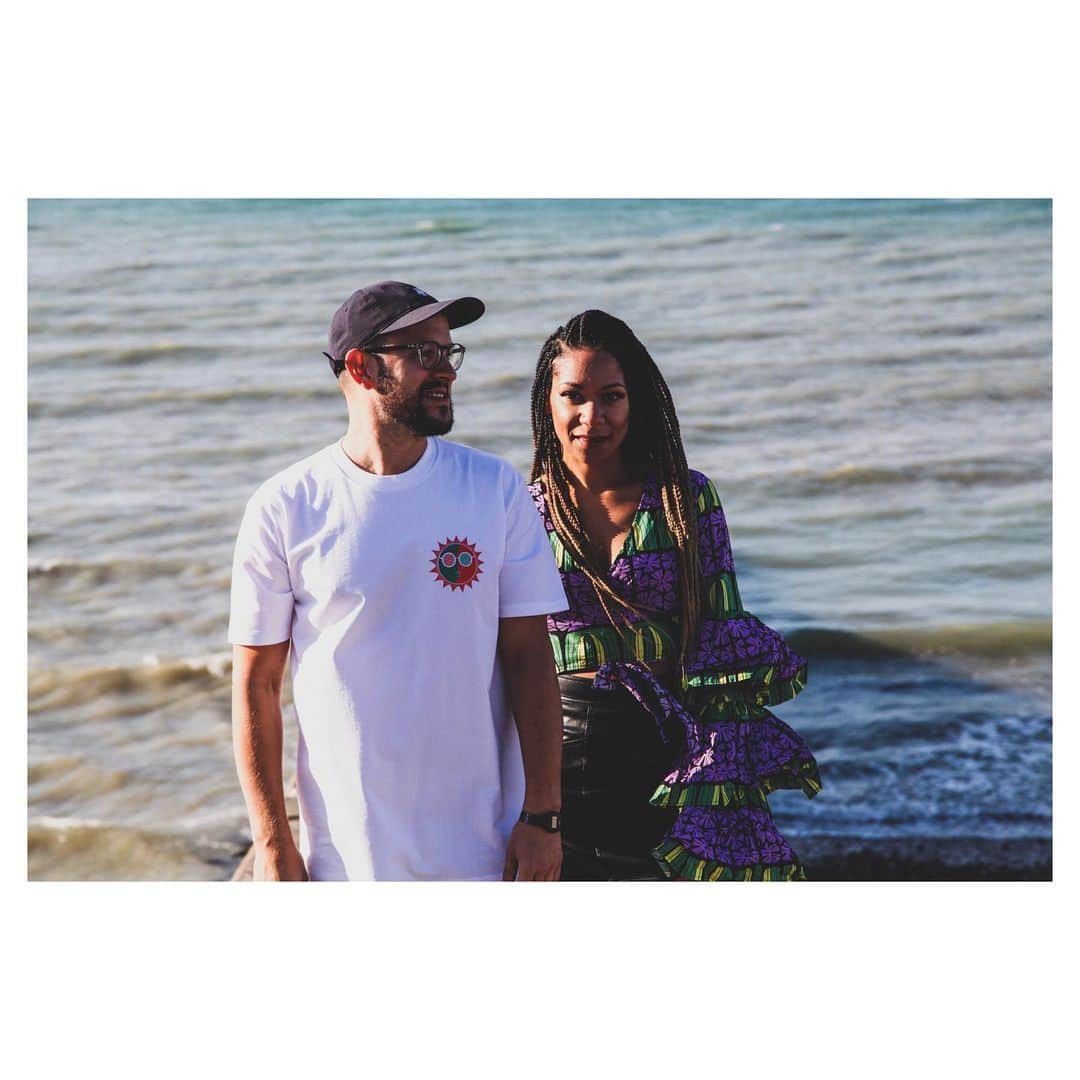 アヌーシュカのインスタグラム：「making waves since 2012」