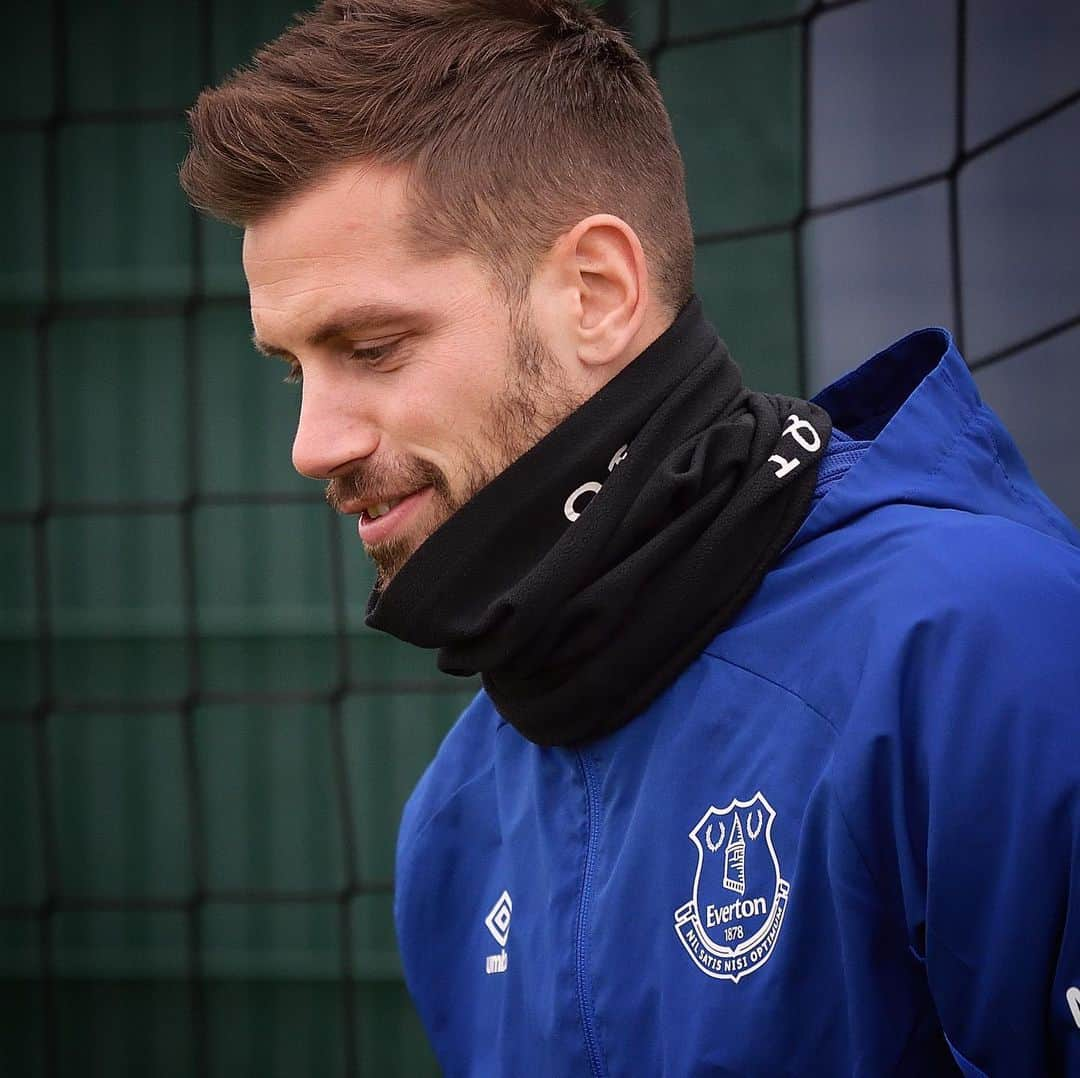 エヴァートンFCさんのインスタグラム写真 - (エヴァートンFCInstagram)「Ready. 🔜 #EVENOR • • • #everton #efc #blues #toffees #training #goodisonpark #pl #premierleague」11月22日 21時16分 - everton