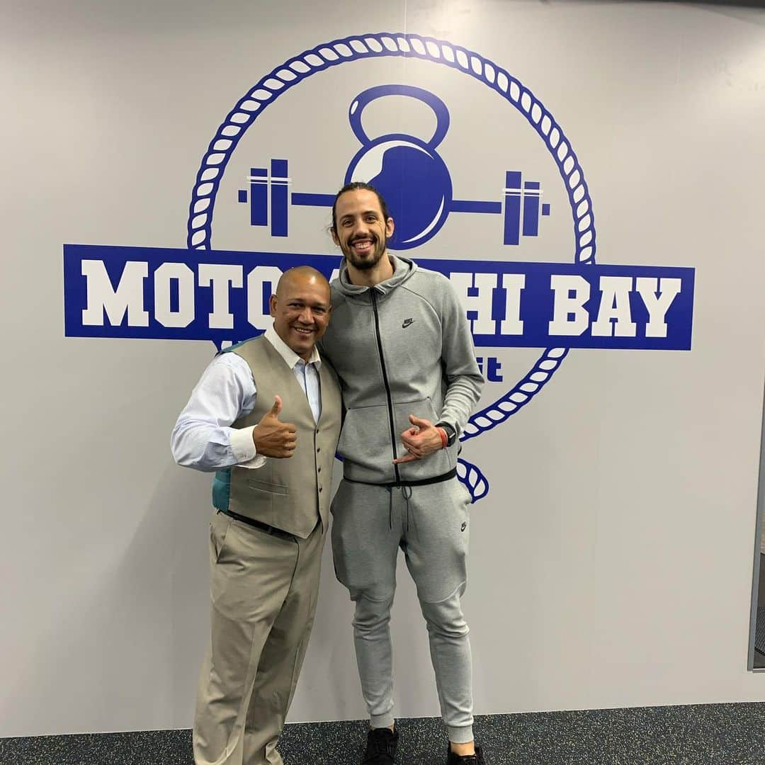 アレックス・ラミレスさんのインスタグラム写真 - (アレックス・ラミレスInstagram)「I like to thank everyone who came today to support @crossfitmotomachi pre-open party! We had a great time! See you soon!」11月22日 21時16分 - ramichan3