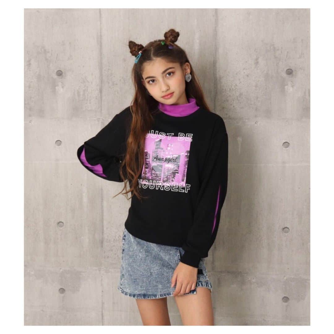 のインスタグラム：「Black Friday Sale❤︎ @anapgirl_official www.anapnet.com かわいいものいっぱい！ ・ ・ ・ #アナップガール #anapgirl #blackfriday #blackfridaysale #新作も #お買い得 #おすすめ #スウェットコーデ #二色展開 #balckwhite #白黒 #袖開きがかわいい #newarrival #aw2019 #webmodel #juniormodel」