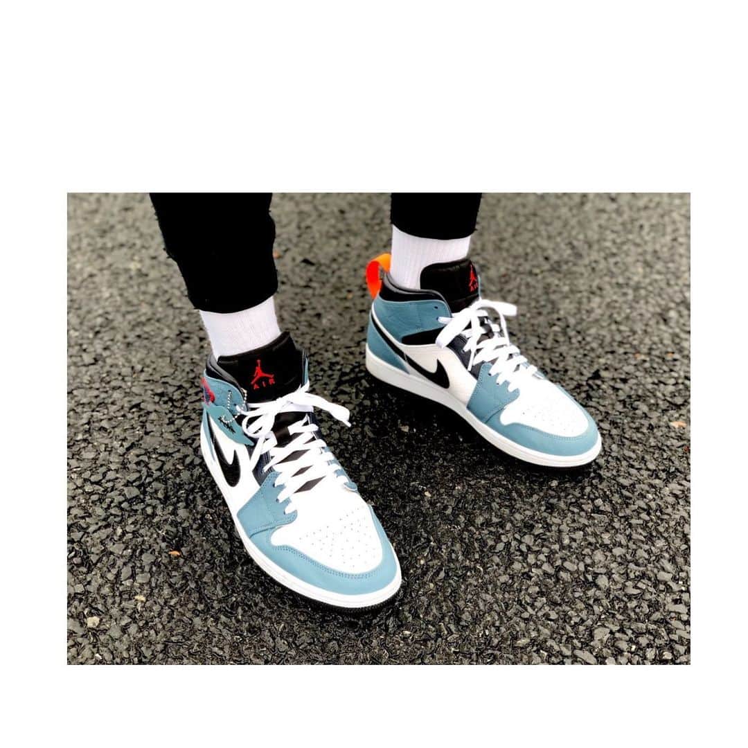 ベンドラメ礼生のインスタグラム：「2019.11.22 . . #AJ1 × #facetasm . . クールなカラーリング。 近くで見たらわかる シワ感がたまらんやつやん。🐋 . . #aj1fearless . @jumpman23  @facetasmtokyo」