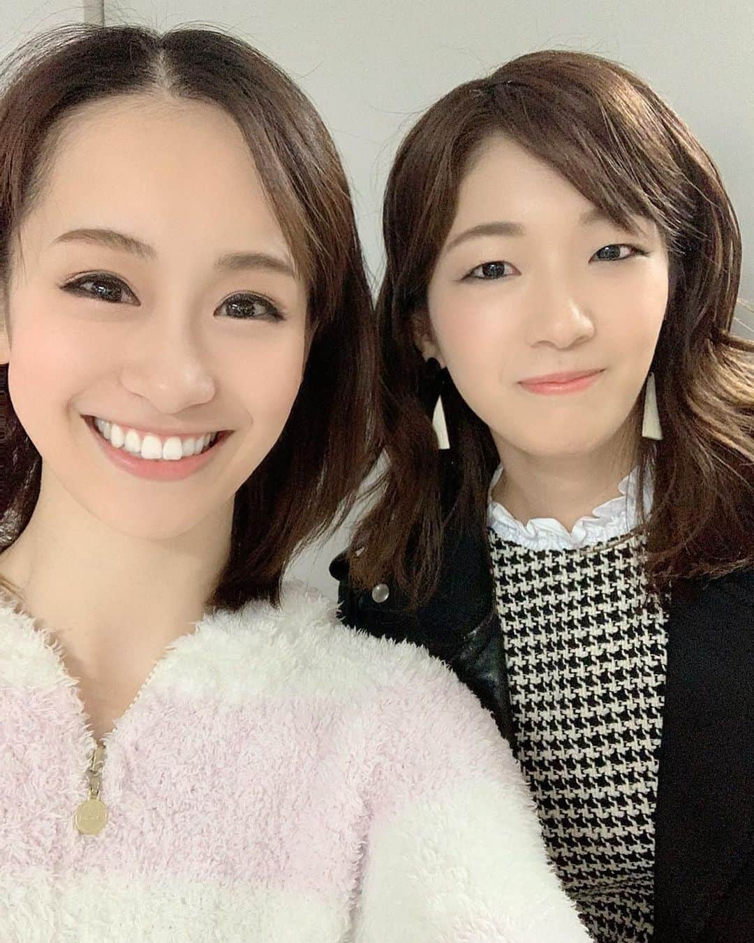 優ひかるさんのインスタグラム写真 - (優ひかるInstagram)「先日﻿ ちゃぴちゃんの﻿出演している ファントムを観に行ってきました‼️﻿ ﻿ ファントムといえばファン時代に﻿ DVDが擦り切れるぐらい﻿ エンドレスに観続けていた作品✨﻿ ﻿ 歌詞は違いますし、﻿ 演出も違いますが…﻿ 宝塚版は宝塚版ならではの良さがあり﻿ こちらの﻿ 城田優さん演出のファントムも全く別の面白さがあり﻿ あっという間の時間でした✨ 観に行けて良かった！﻿ ﻿ ちゃぴちゃんのクリスティーヌ﻿ 素晴らしかったです✨✨﻿ 努力の人ちゃぴがどれだけ努力して﻿ 今この舞台に立っているのか…﻿ 表情も豊かで観ていて一緒に﻿ その世界の一員になった気分になりました。﻿ ﻿ あまり詳しくお話してしまうと﻿ まだご覧になる予定の方々もいらっしゃるので﻿ この辺りで感想は失礼しますが…﻿ ﻿ 退団後も進化し続けるちゃぴちゃん﻿ 今度主演舞台も決まりましたし、 エリザベートも再演されますし、 皆様是非お楽しみに‼️﻿ ﻿ 私も彼女から力を貰いました✨﻿ もう気づいたら今年も残り少し﻿ 色んな事に挑戦し続けます‼️﻿ ﻿ #ファントム﻿ #愛希れいか#優ひかる#月95﻿ #同期#月組#クリスティーヌ#素晴らしい﻿ #天使の歌声#天使の笑顔﻿#踊るクリスティーヌ #ファントムが惚れるのも納得﻿ #心まで綺麗なちゃぴちゃん#大好きだー」11月22日 21時52分 - hikaru_yu