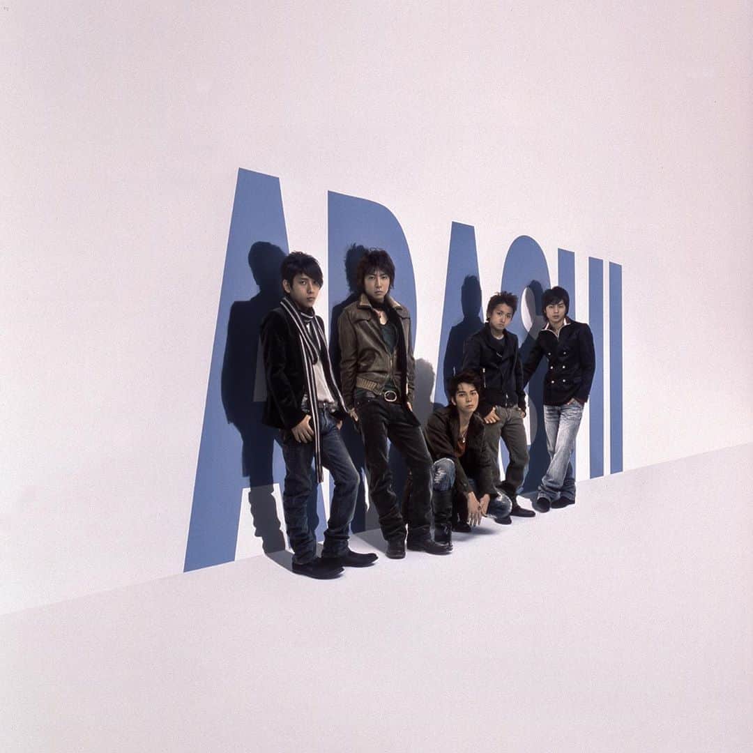 嵐（ARASHI）さんのインスタグラム写真 - (嵐（ARASHI）Instagram)「2005年-アルバム「One」をリリースし、これまでの僕らをまとめた「アラシゴト:まるごと嵐の５年半」も出版しました。 2005 - we shared our "One" album with you and also released our book "Arashigoto - 5 1/2 Years of the Whole Storm!" #嵐 #ARASHI」11月23日 7時35分 - arashi_5_official
