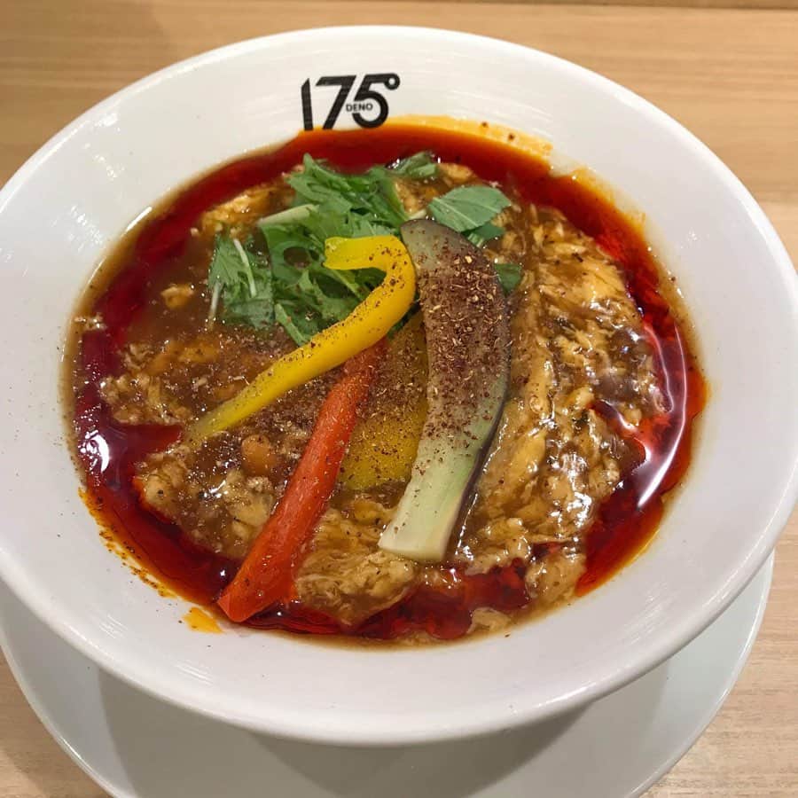 株式会社175さんのインスタグラム写真 - (株式会社175Instagram)「期間限定 「#酸辣湯麺」 酸味ととろみがついたスープと麺をよくかき混ぜて。 季節の彩り野菜がヘルシーです🍜  #175deno  #担担麺 #担々麺 #ramen  #ラーメン #麺スタグラム #札幌ランチ #札幌グルメ #sapporo  #北海道 #hokkaido  #ランチ #痺れ #花椒 #マー活 #シビ辛 #四川料理 #食べログ百名店 #銀座 #ginza  #新宿 #銀座グルメ #新宿グルメ #tokyo #オータムフェスト  #ママ友  #札幌ランチ #札幌カフェ #辛いもの好き」11月23日 8時16分 - 175_deno