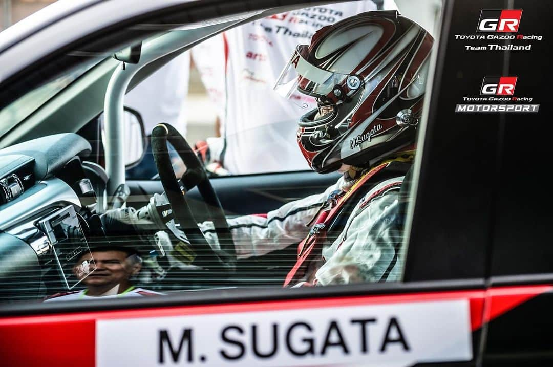 Toyota team thailandさんのインスタグラム写真 - (Toyota team thailandInstagram)「TOYOTA Gazoo Racing Team Thailand พร้อมสุดกับศึกลุ้นแชมป์ RAAT Thailand Endurance Championship International 2019  และมาเชียร์กันกับการแข่งขันรายการพิเศษ TOYOTA EXECUTIVE CHARITY RACE 2019 โดยผู้บริหารและประธานชมรมผู้แทนจำหน่ายโตโยต้า ที่ร่วมฝึกสอนการขับแข่งโดย TOYOTA team Thailand โดยเงินรางวัลที่ได้จากการแข่งขัน จะมอบให้กับ มูลนิธิเมาไม่ขับ #TeamWork #TOYOTAteamThailand #CheerThai #ThaiPride #ไม่เชียร์ไทยแล้วจะเชียร์ใคร #แข่งรถ #นักแข่ง #ทีมคนไทย #Car #RaceCar #Racing #SuperCar #TOYOTA86 #Buriram #HiluxRevo」11月23日 8時53分 - toyotagazooracingteamthailand