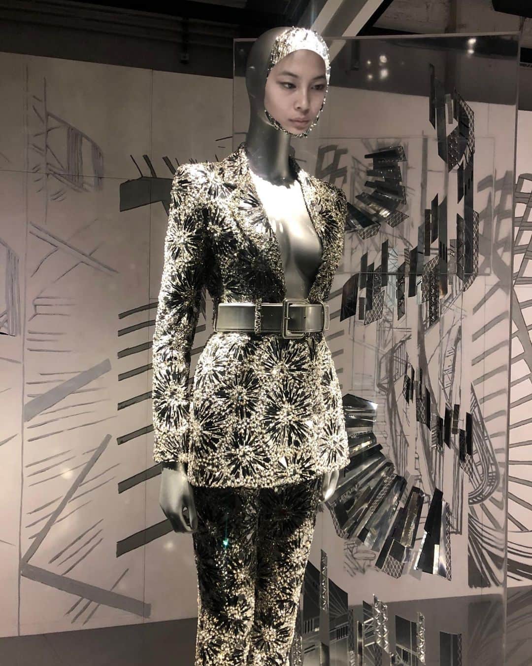 のインスタグラム：「👋🏻👋🏻👋🏻 #chanel」