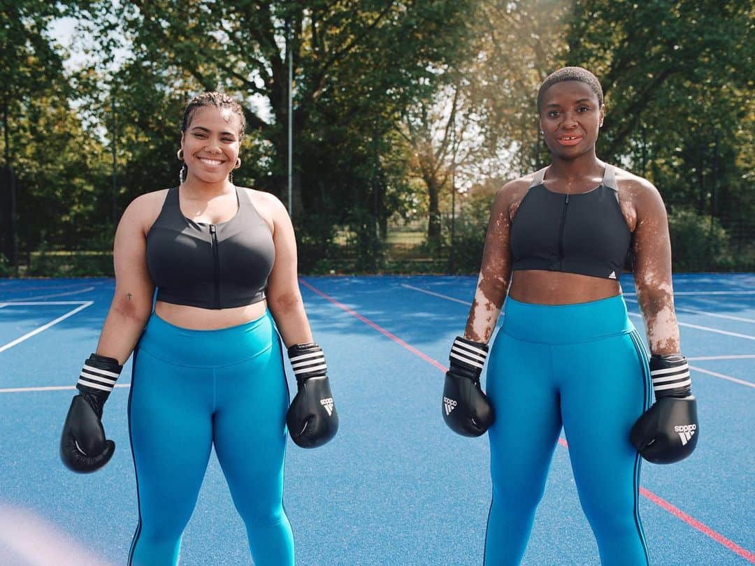 adidas Womenさんのインスタグラム写真 - (adidas WomenInstagram)「Stronger together. 💪⁣ Find your perfect pair of bras and tights at adidas.com/Women ⁣ ⁣ #bra #tight #adidasWomen」11月23日 0時00分 - adidaswomen