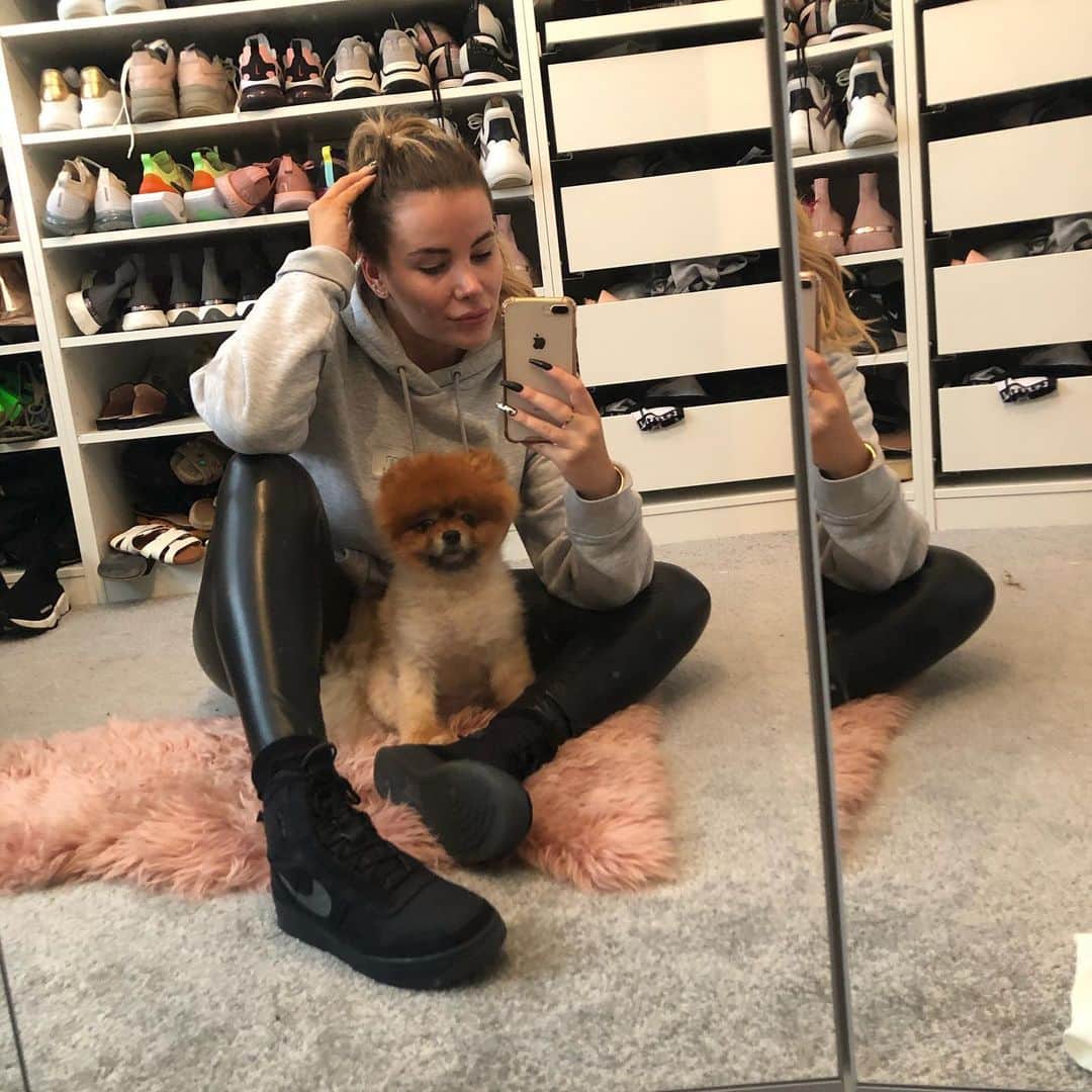 のインスタグラム：「Getting things done day ..🙏」