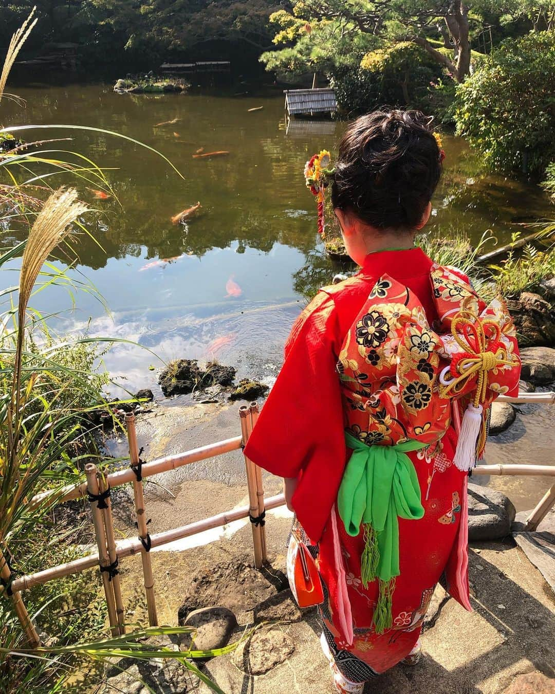 安藤美姫さんのインスタグラム写真 - (安藤美姫Instagram)「Congratulations for my Daughter😌💕💕💕 Call “Shichi-Go-San” is an annual Japanese festival to celebrate the growth of children♥️♥️♥️ This “Kimono” was mine when I was in her age and also celebrated “Shichi-Go-San”😌😌😌😊 When my daughter wear this it mean a lot to me... I wish her happiness and bring a lot of love... ♥️♥️Love♥️♥️ 娘の七五三のお祝いをしました😌💕💕💕 このお着物は私が七五三の時に着たもの… 母が大事にとっておいてくれたものを娘が着る… なんかとっても嬉しかったです☺️😊✨ 時間が経つのって早い… 子供の成長って早い… 大好きな娘がのびのびと自分らしく成長できますように😌🙏✨💕♥️ おめでとう😌 そして ありがとう😌☺️💕 ♥️♥️♥️With Love♥️♥️♥️ #七五三 #しちごさん7歳  #japan #娘 #daughter  #motheranddaughter」11月23日 0時15分 - miki_m_ando0403