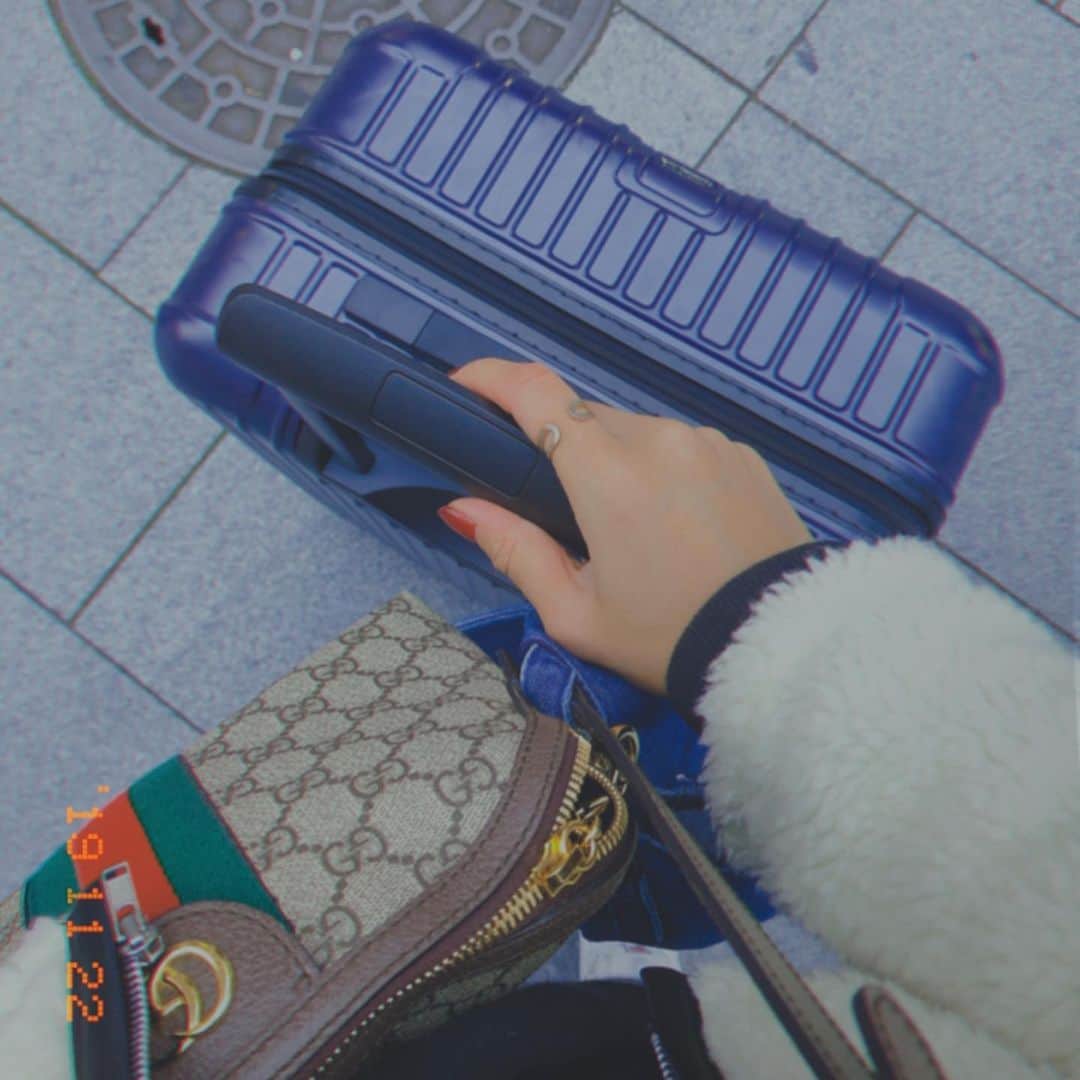 のインスタグラム：「🎥✈️🚄どーこだ！ Guess where I am ??🧜🏼‍♀️ 我在哪里🧐 Have a nice dream🌛❤️」
