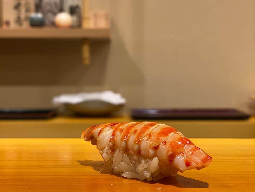 高木琢也さんのインスタグラム写真 - (高木琢也Instagram)「美味しかったです😋 #鮨 #あらい」11月23日 0時24分 - takagi_ocean