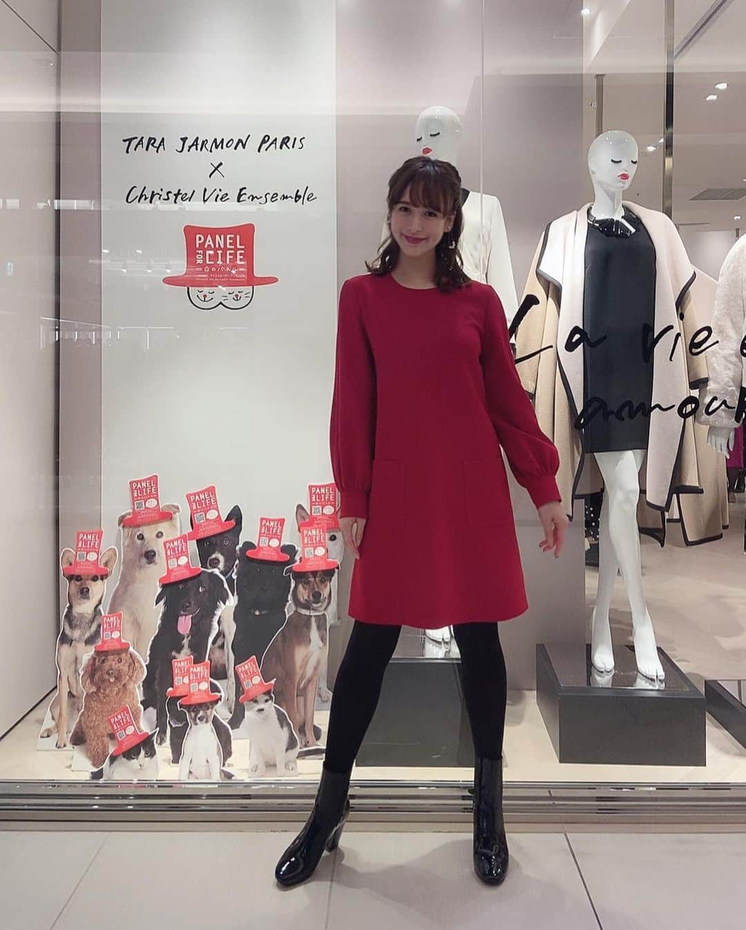 野崎萌香さんのインスタグラム写真 - (野崎萌香Instagram)「LOVE❤️Holiday Campaign A day to meet Moeka  @tarajarmon_jp at GINZA SIX  ファンの方々との スペシャルなイベントでした😉❤️ . . .  選ばれた10名の方と15分間2人きりで shoppingが出来るという 素敵なクローズドイベントで とっても密な濃い時間を過ごすことが できました😘  こちらはイベントの 前半の時のお写真です😉💕」11月23日 0時47分 - moeka_nozaki