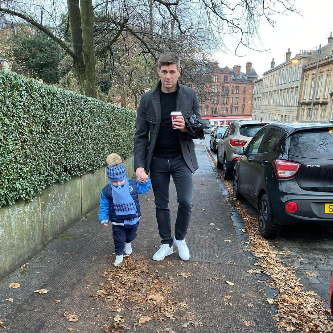 スティーヴン・ジェラードさんのインスタグラム写真 - (スティーヴン・ジェラードInstagram)「Little stroll 🥶」11月23日 1時06分 - stevengerrard